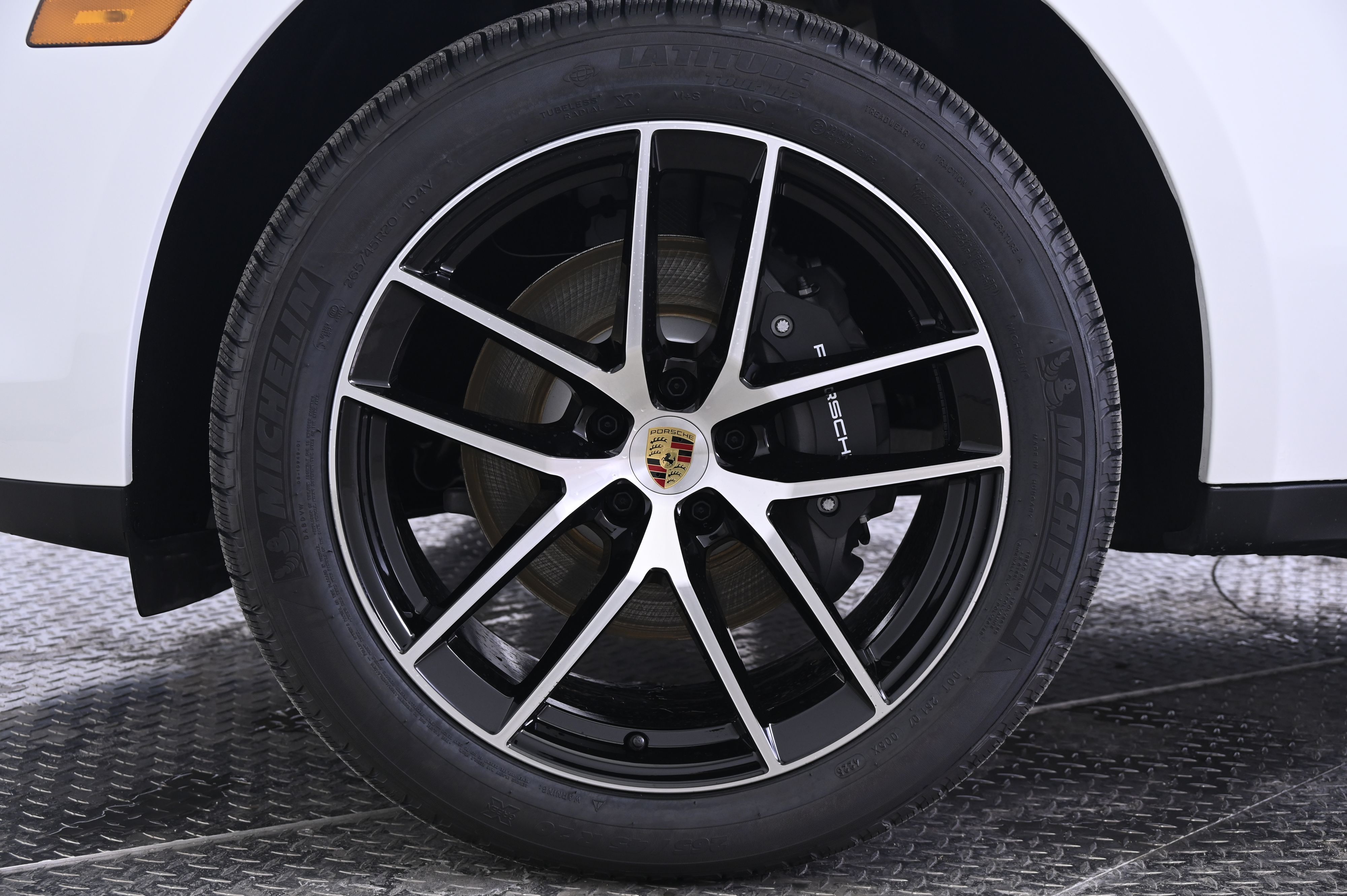 Thumbnail: 2026 Porsche Macan - 11