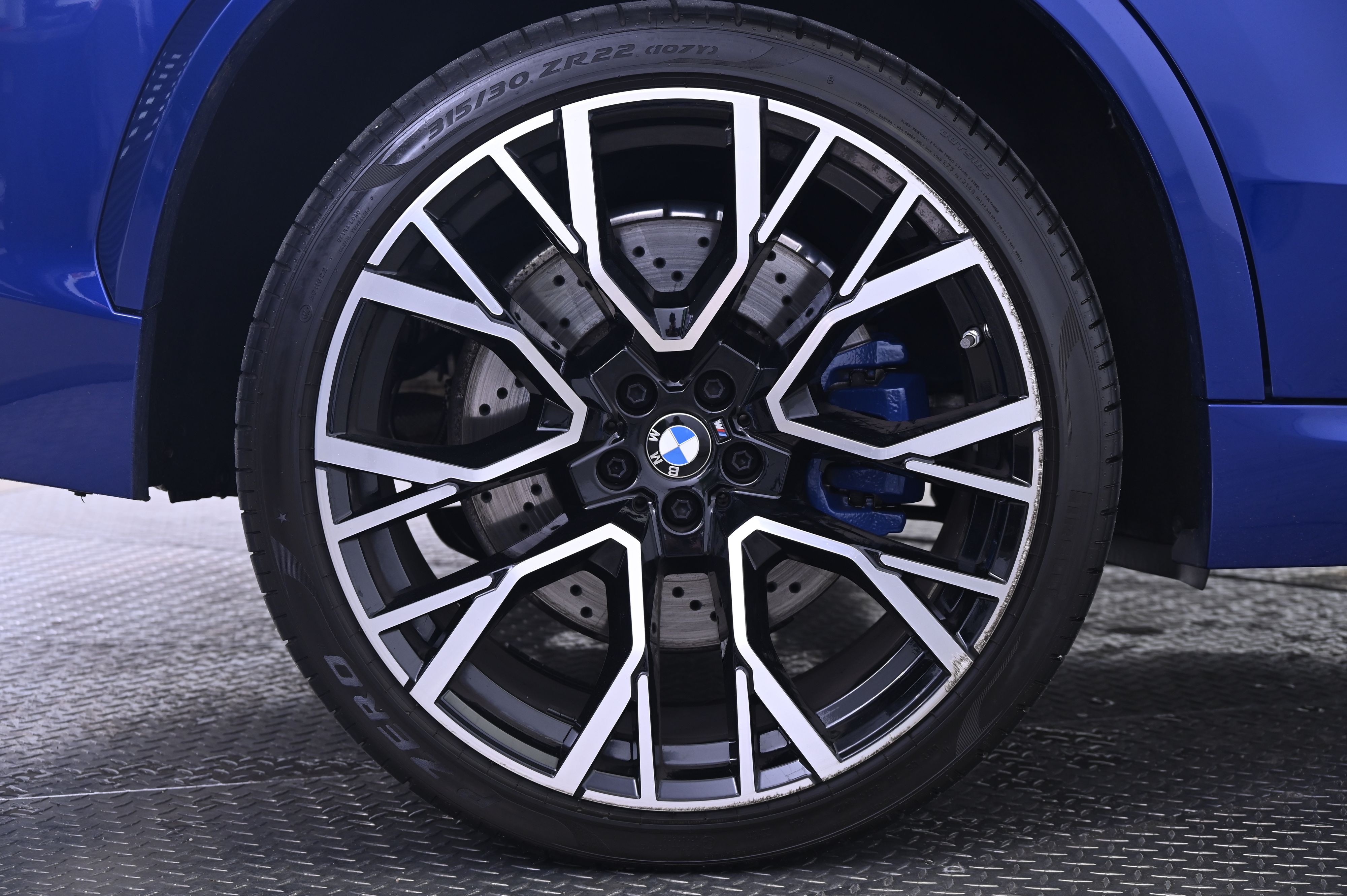 Thumbnail: 2022 BMW X5 - 13
