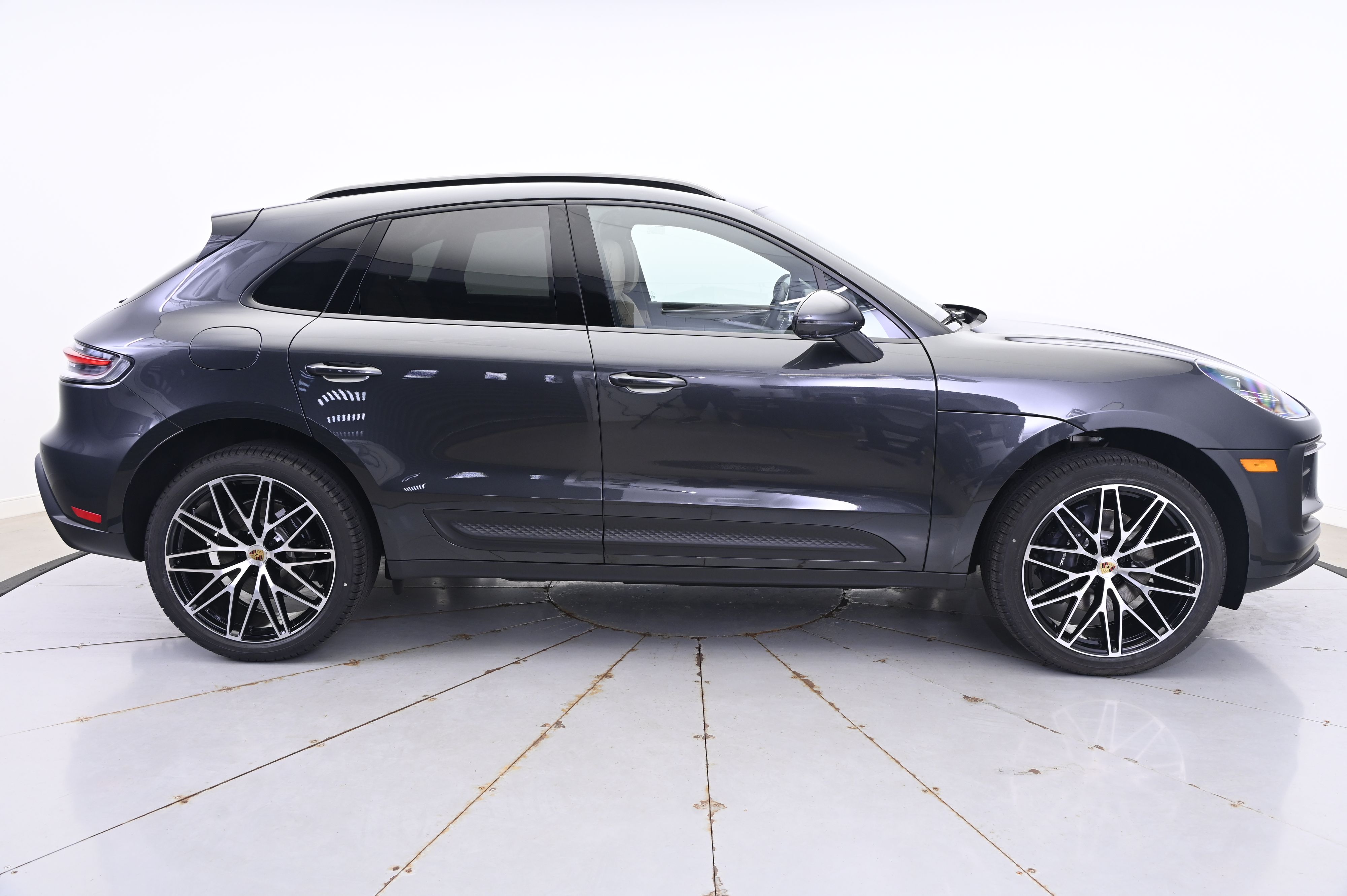 Thumbnail: 2025 Porsche Macan - 8