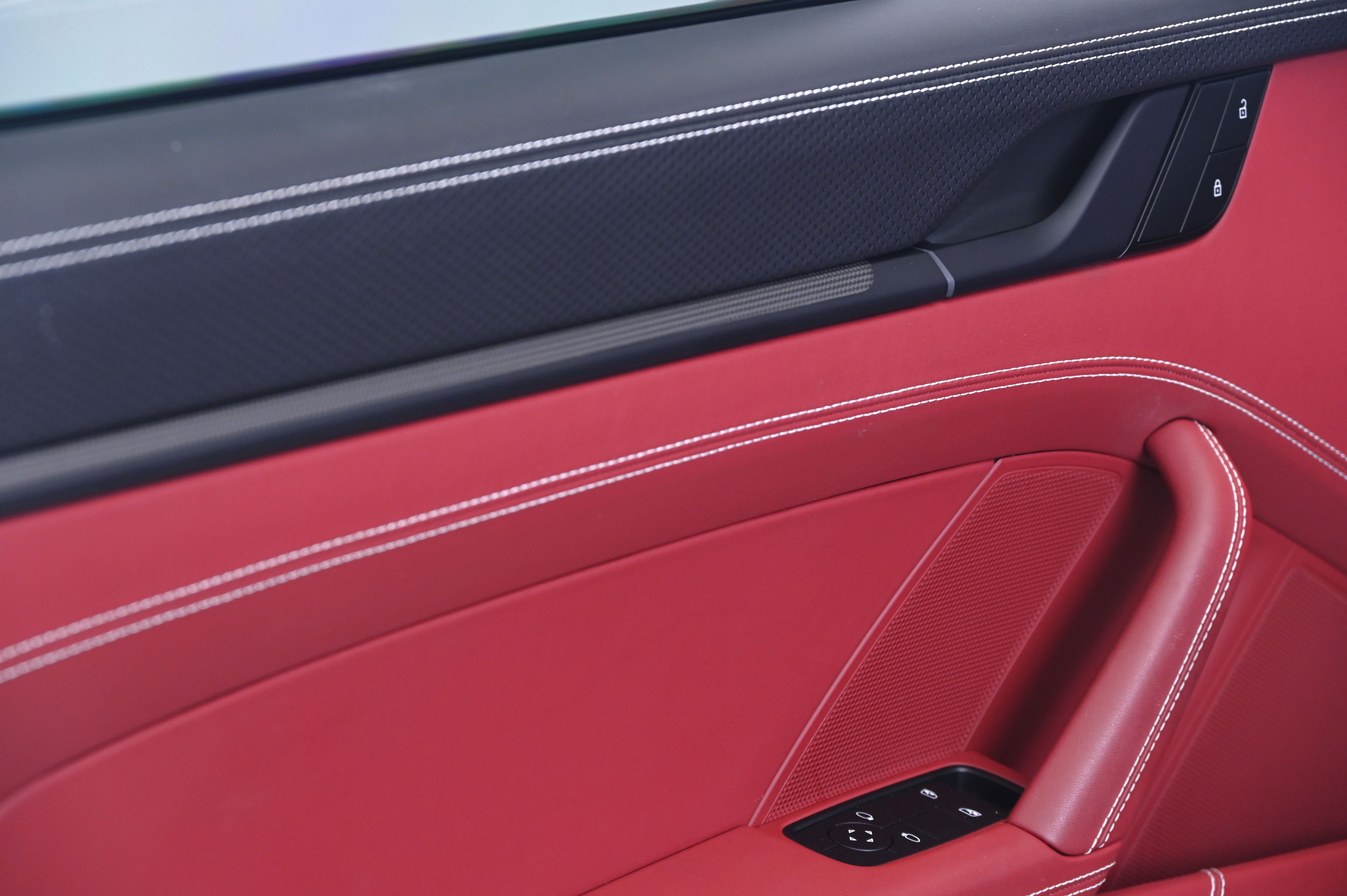 Thumbnail: 2022 Porsche 911 - 29