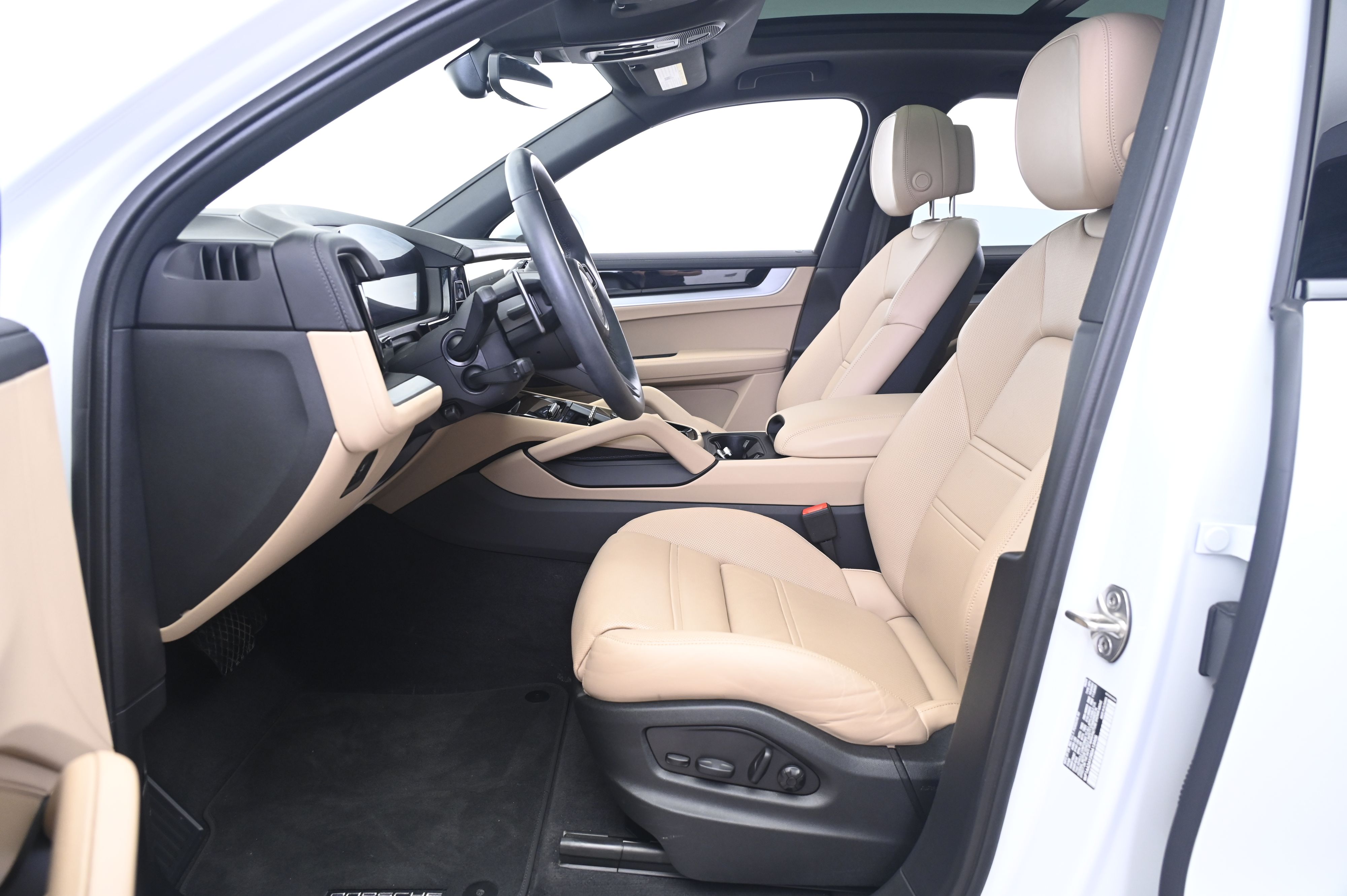 Thumbnail: 2024 Porsche Cayenne - 29