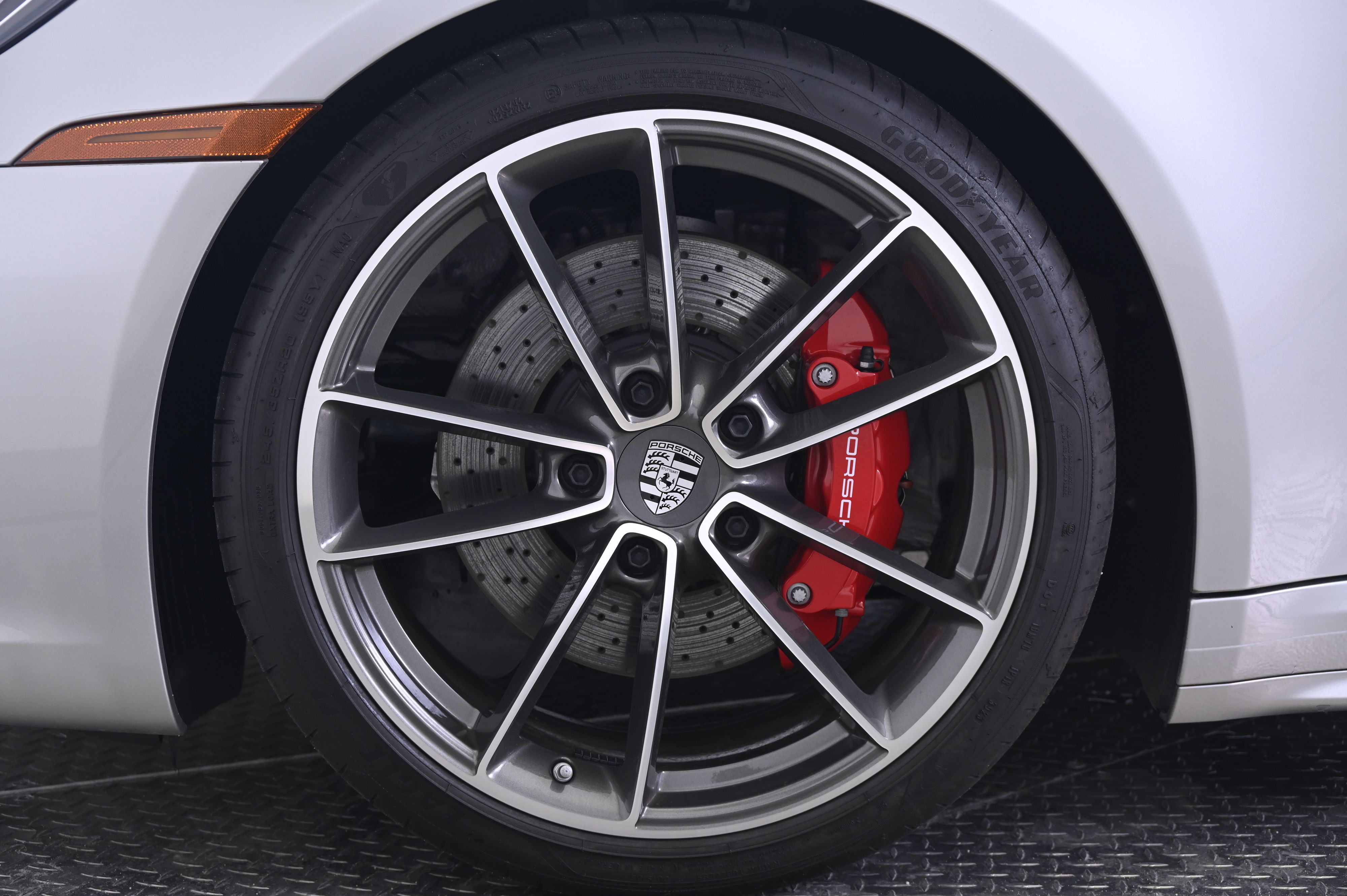 Thumbnail: 2024 Porsche 911 - 11
