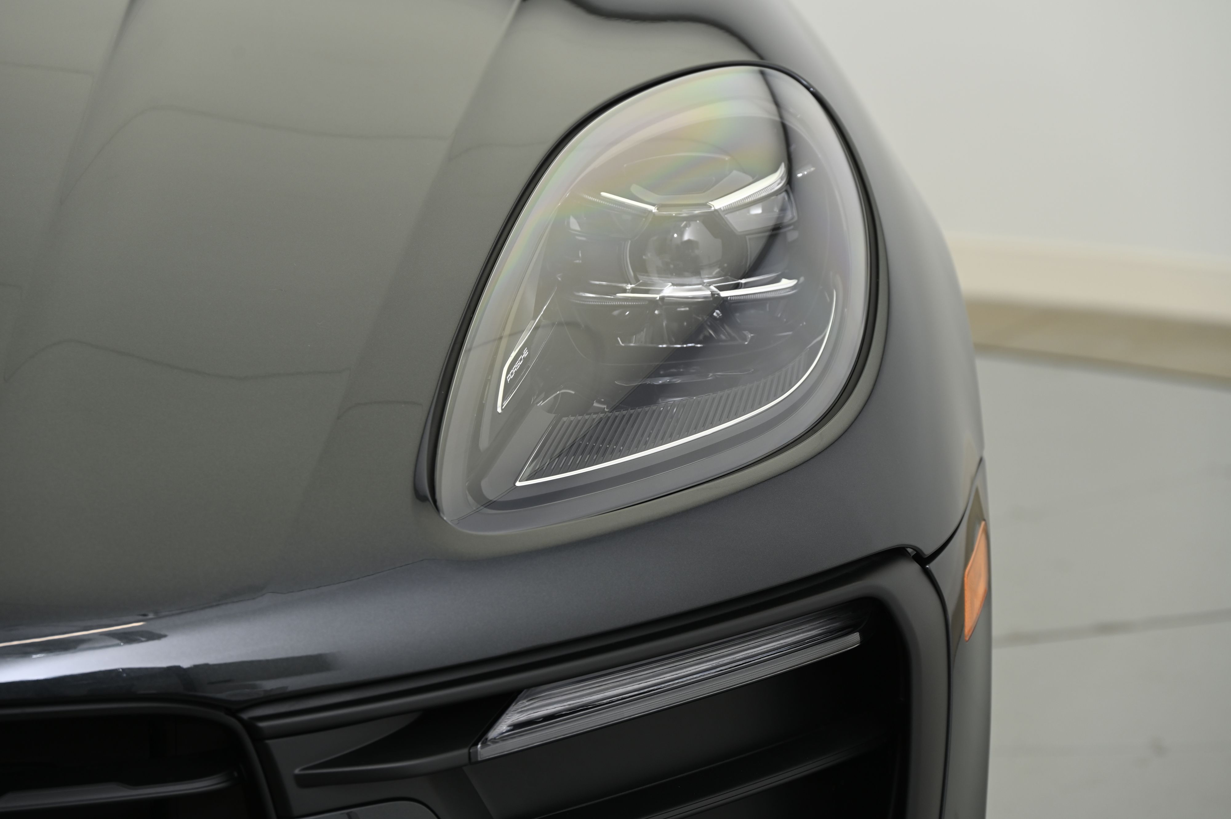 Thumbnail: 2025 Porsche Macan - 12