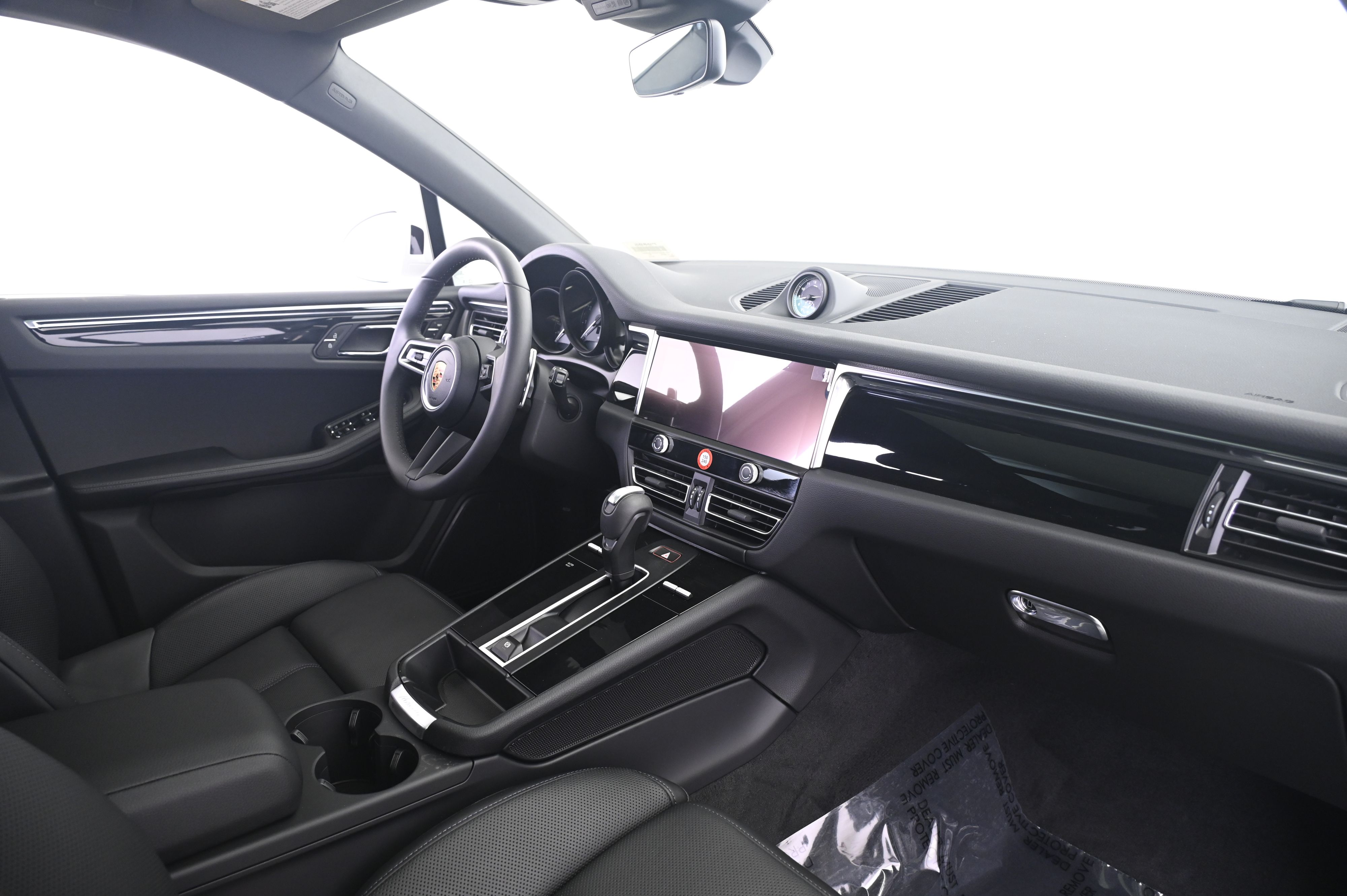 Thumbnail: 2026 Porsche Macan - 22