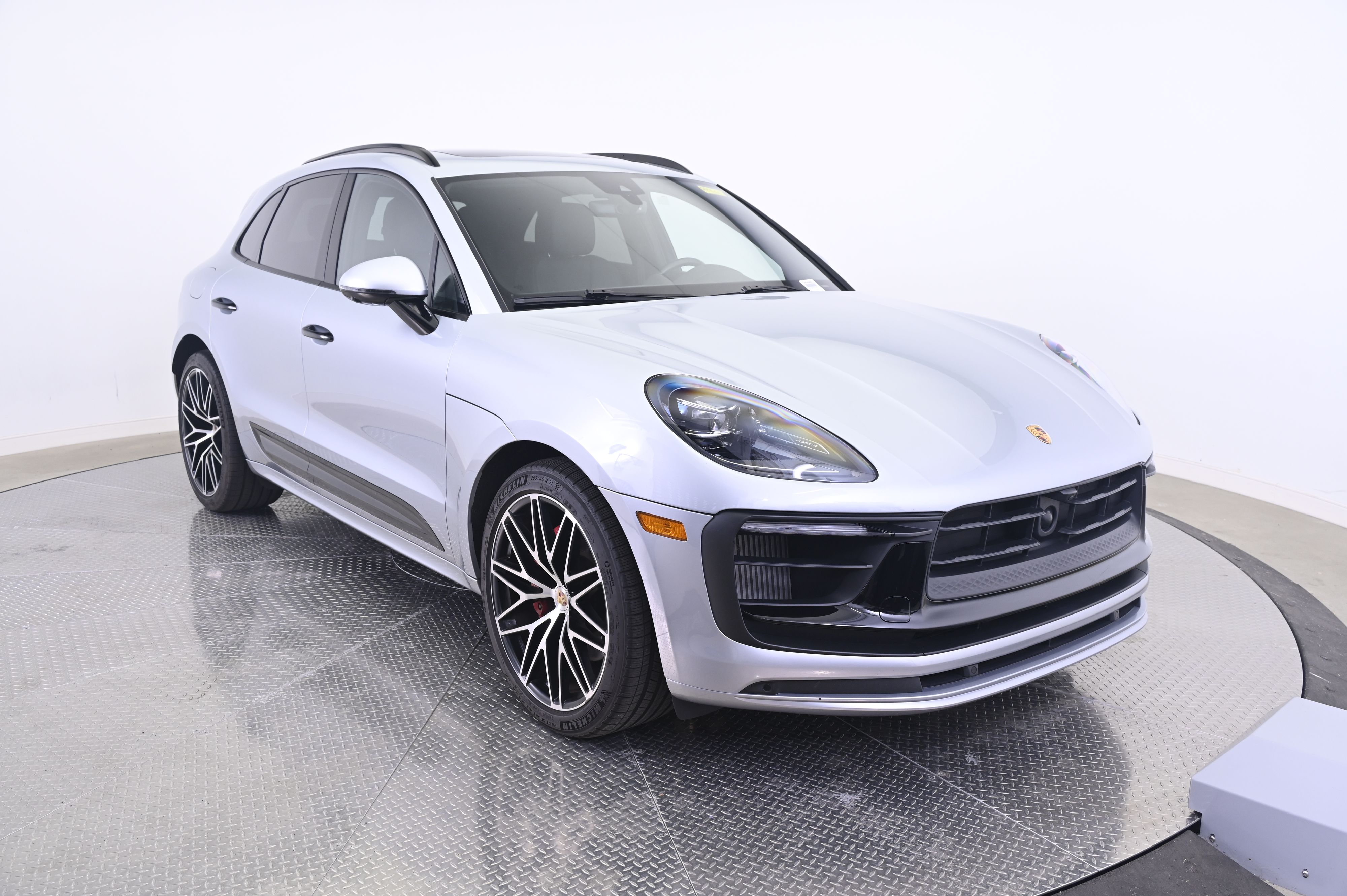 Thumbnail: 2023 Porsche Macan - 9