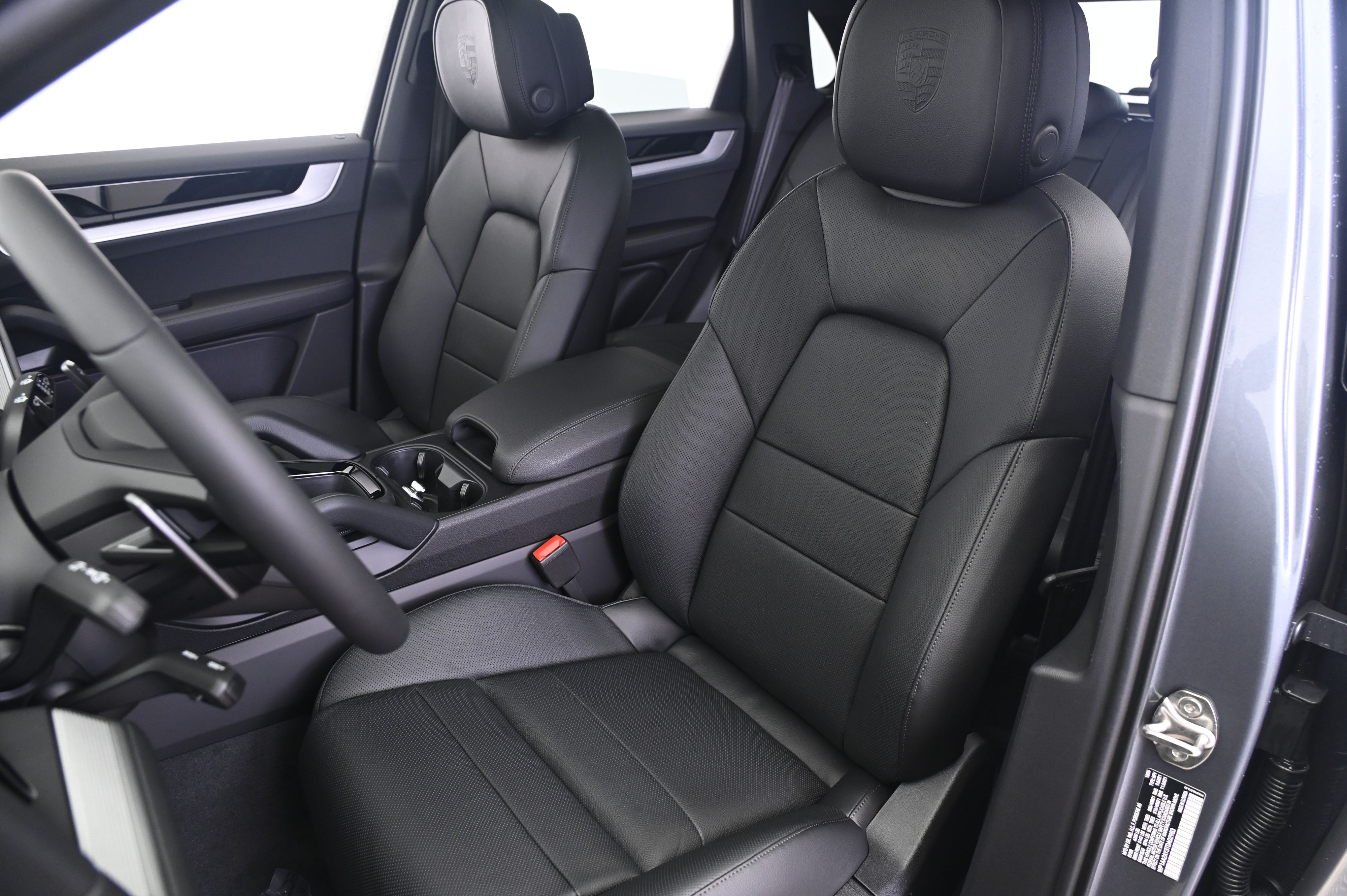 Thumbnail: 2026 Porsche Cayenne - 30