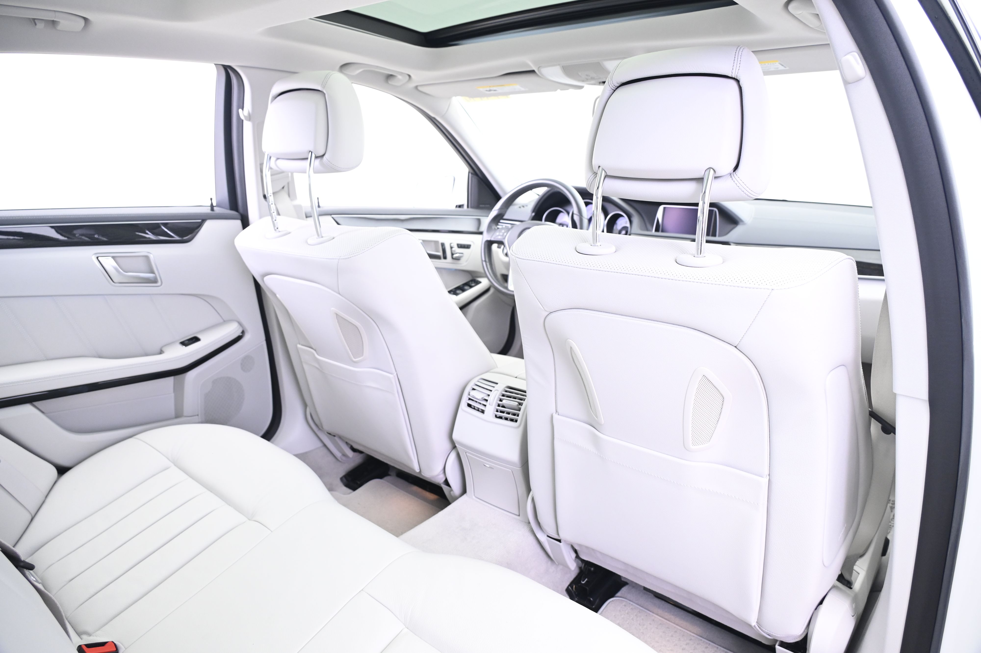 Thumbnail: 2015 Mercedes-Benz E-Class - 17