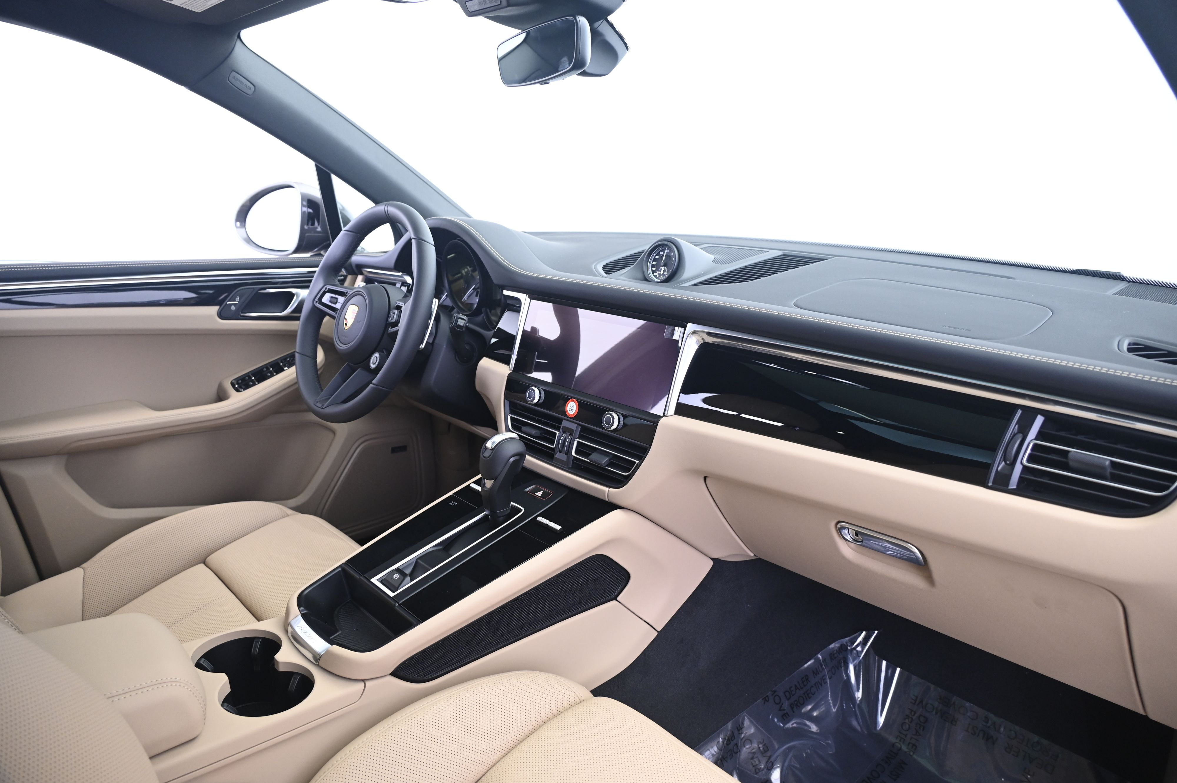 Thumbnail: 2026 Porsche Macan - 22