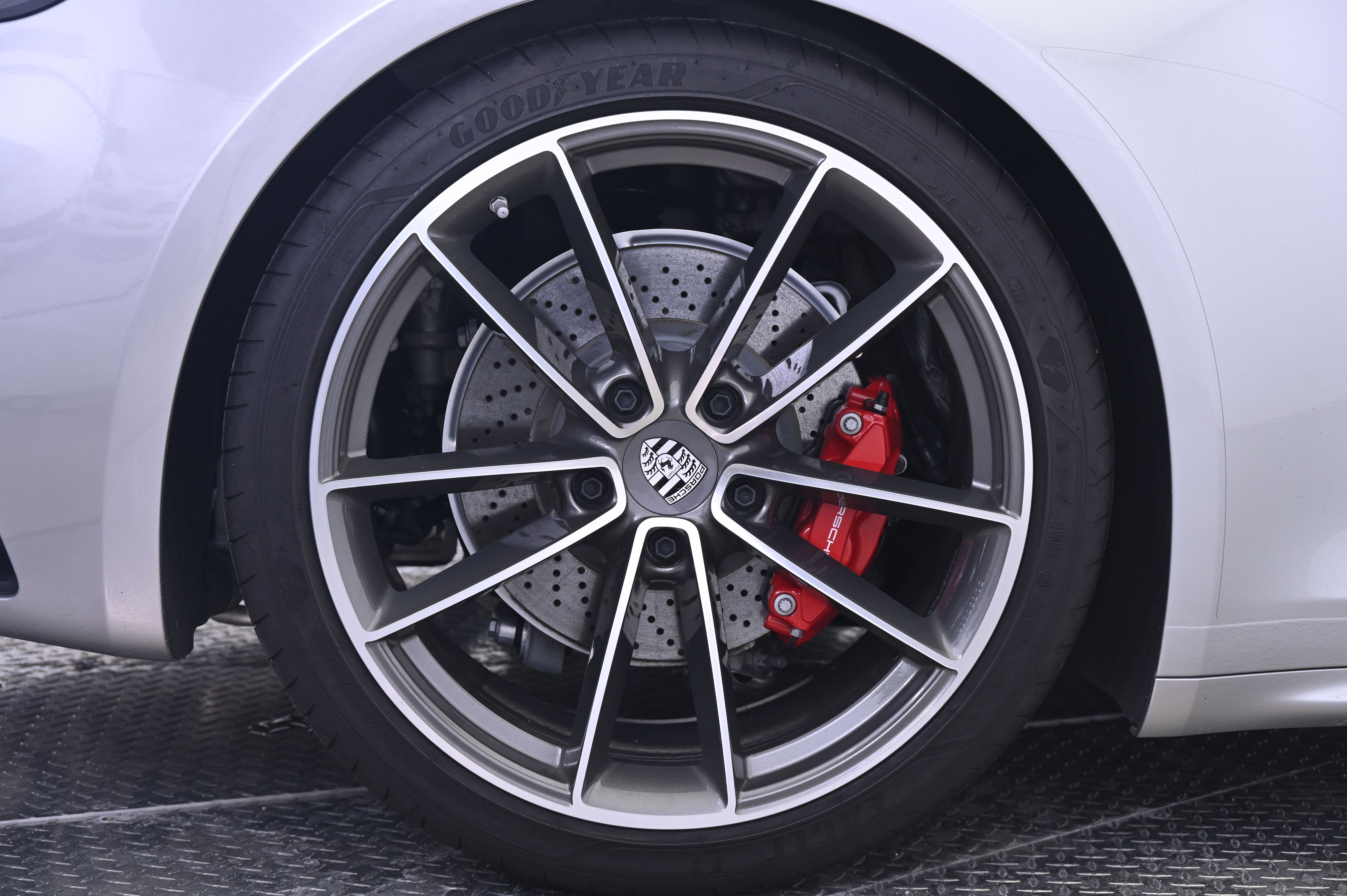 Thumbnail: 2024 Porsche 911 - 13