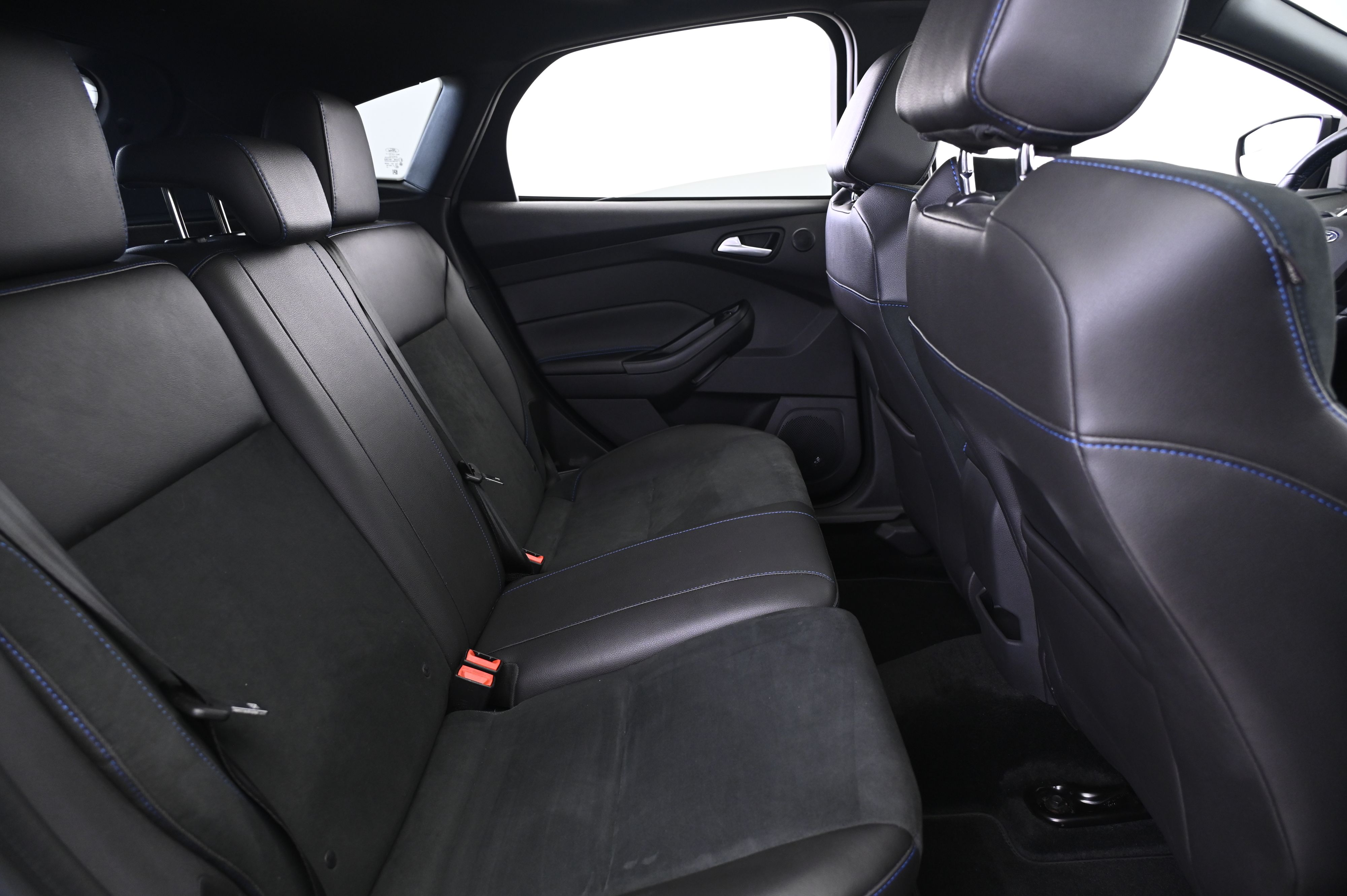 Thumbnail: 2016 Ford Focus - 19