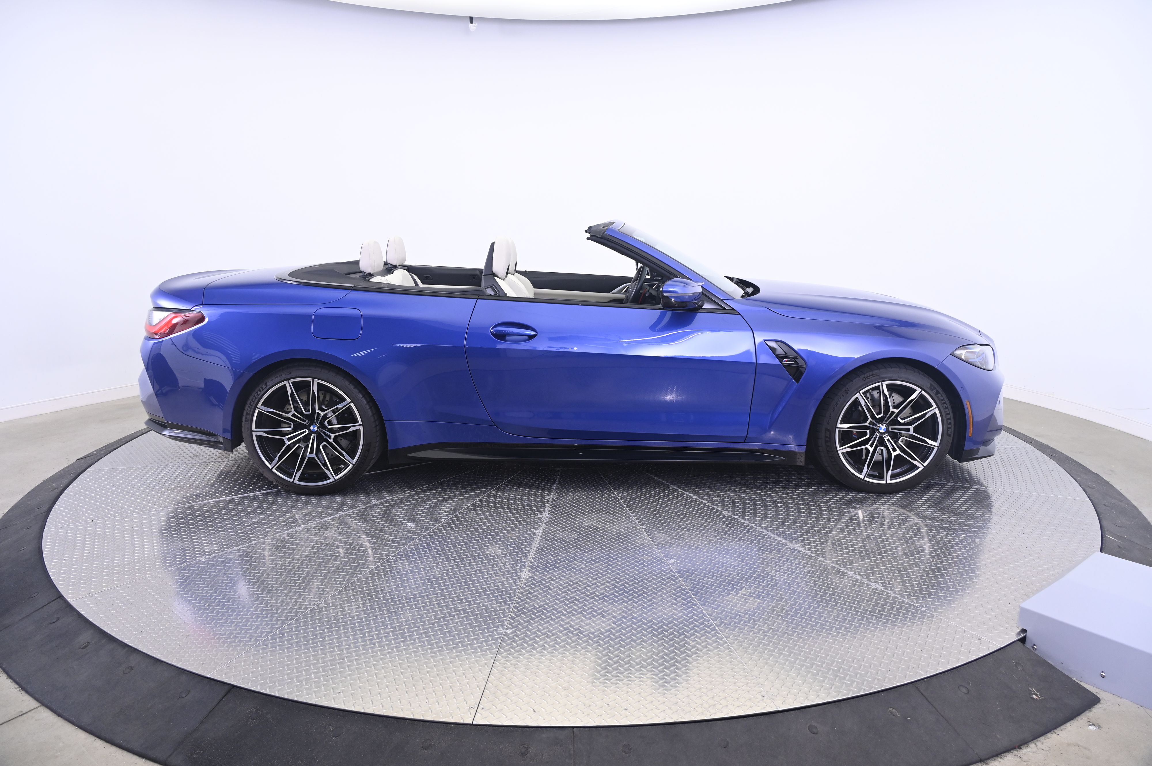 Thumbnail: 2024 BMW M4 - 8