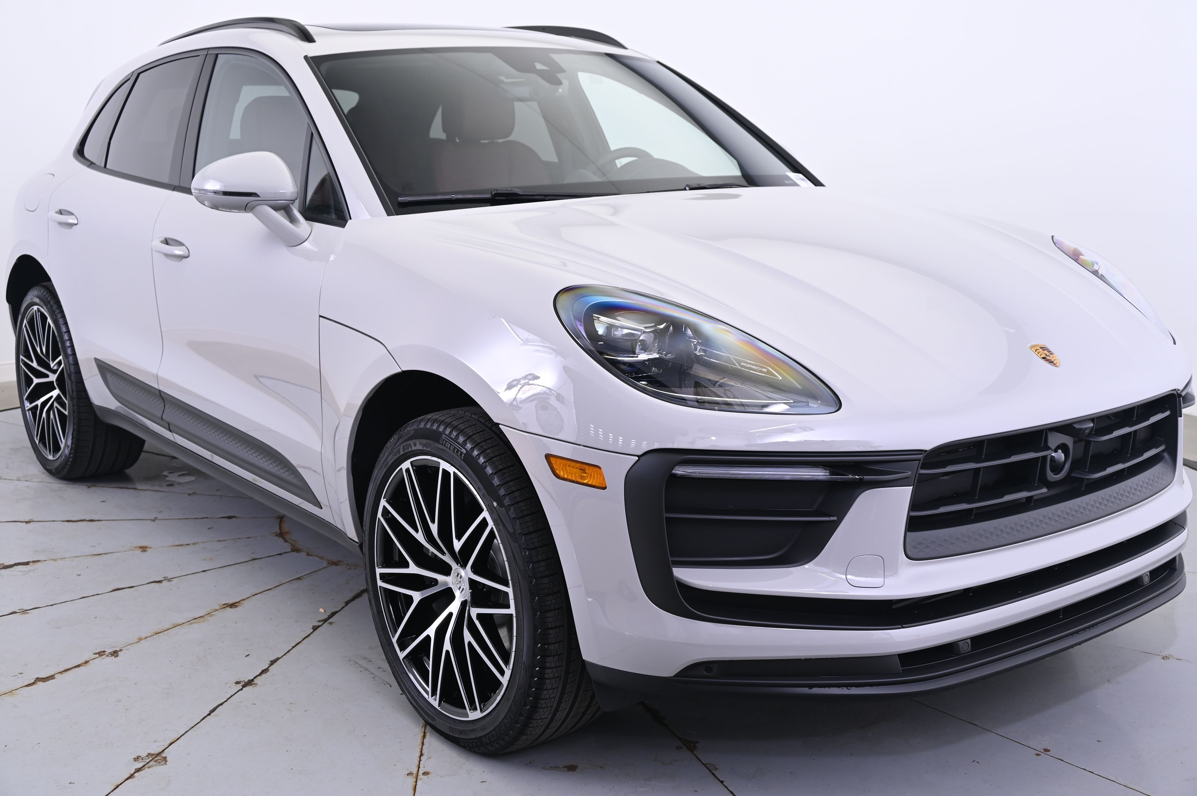 Thumbnail: 2026 Porsche Macan - 9