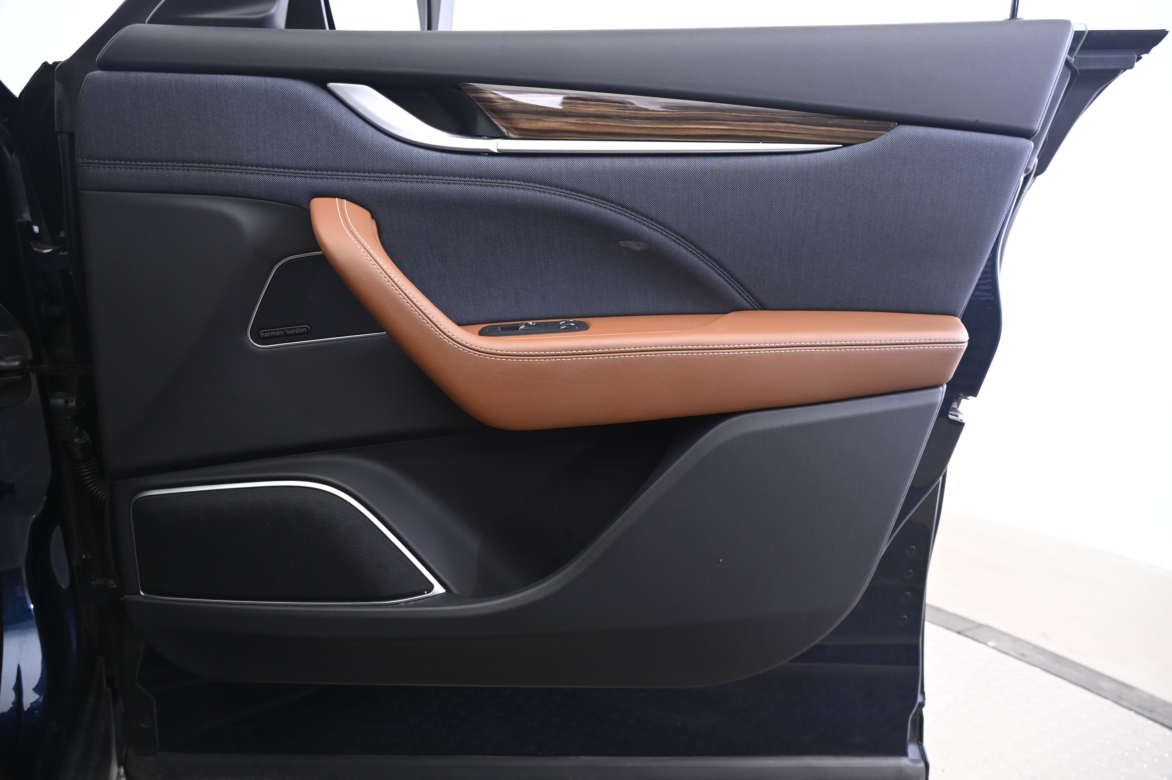 Thumbnail: 2020 Maserati Levante - 20