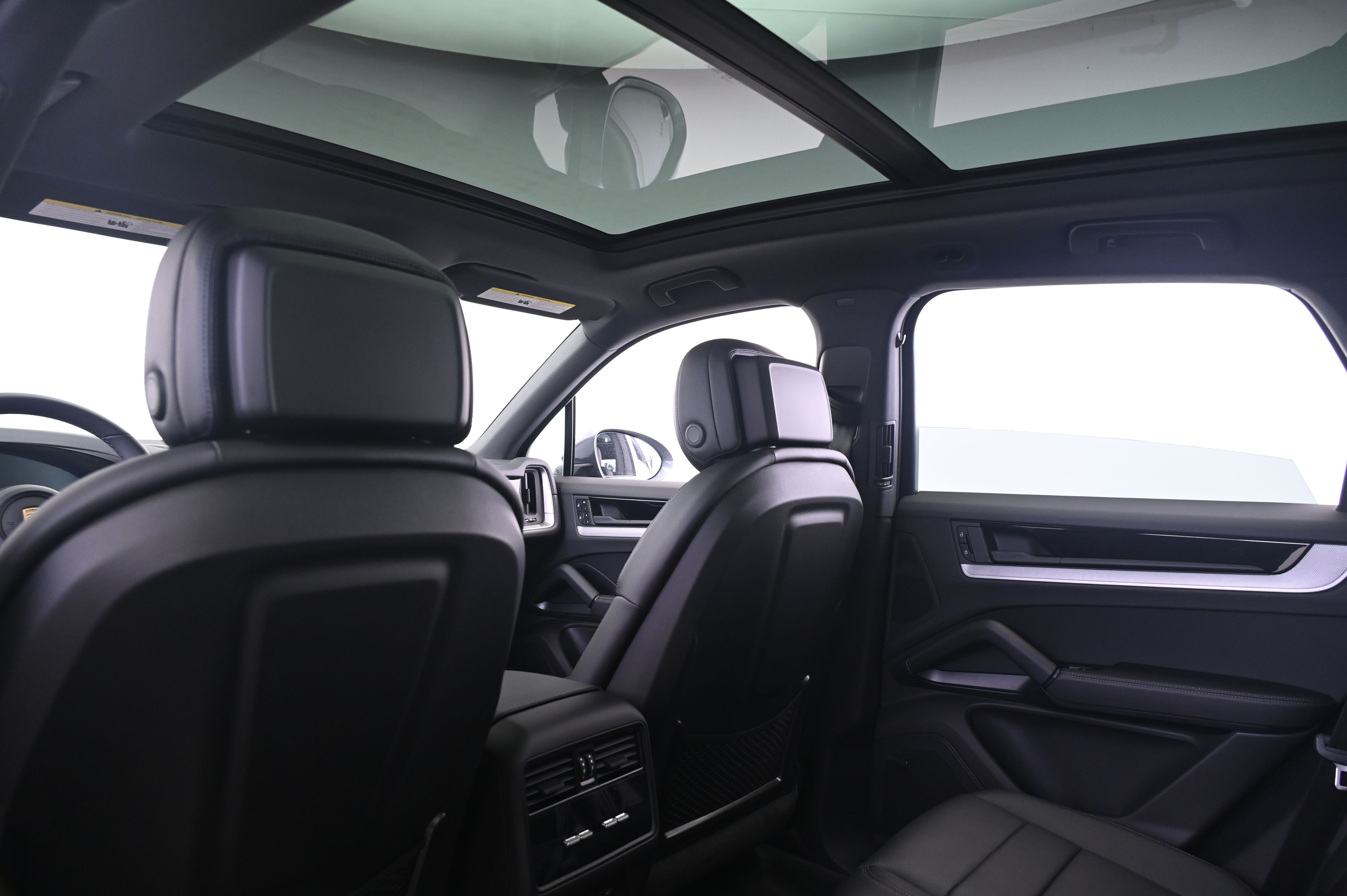 Thumbnail: 2026 Porsche Cayenne - 25