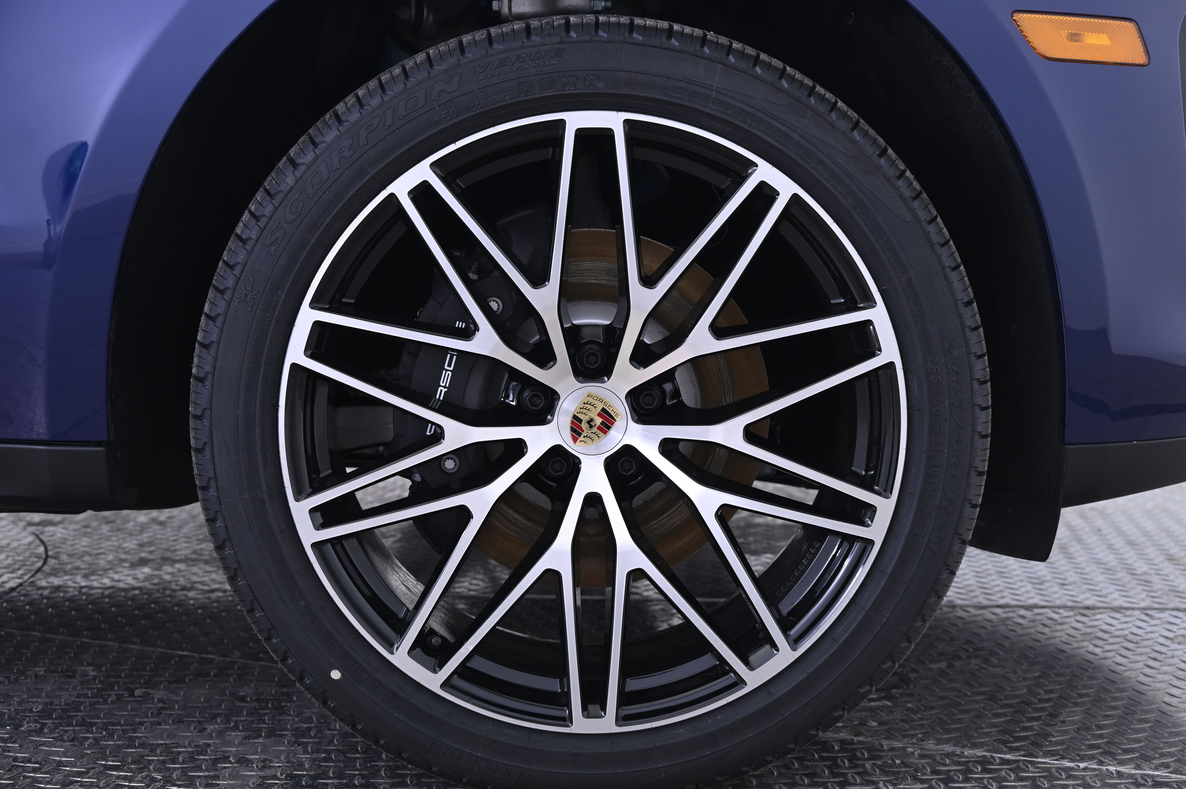 Thumbnail: 2026 Porsche Macan - 14