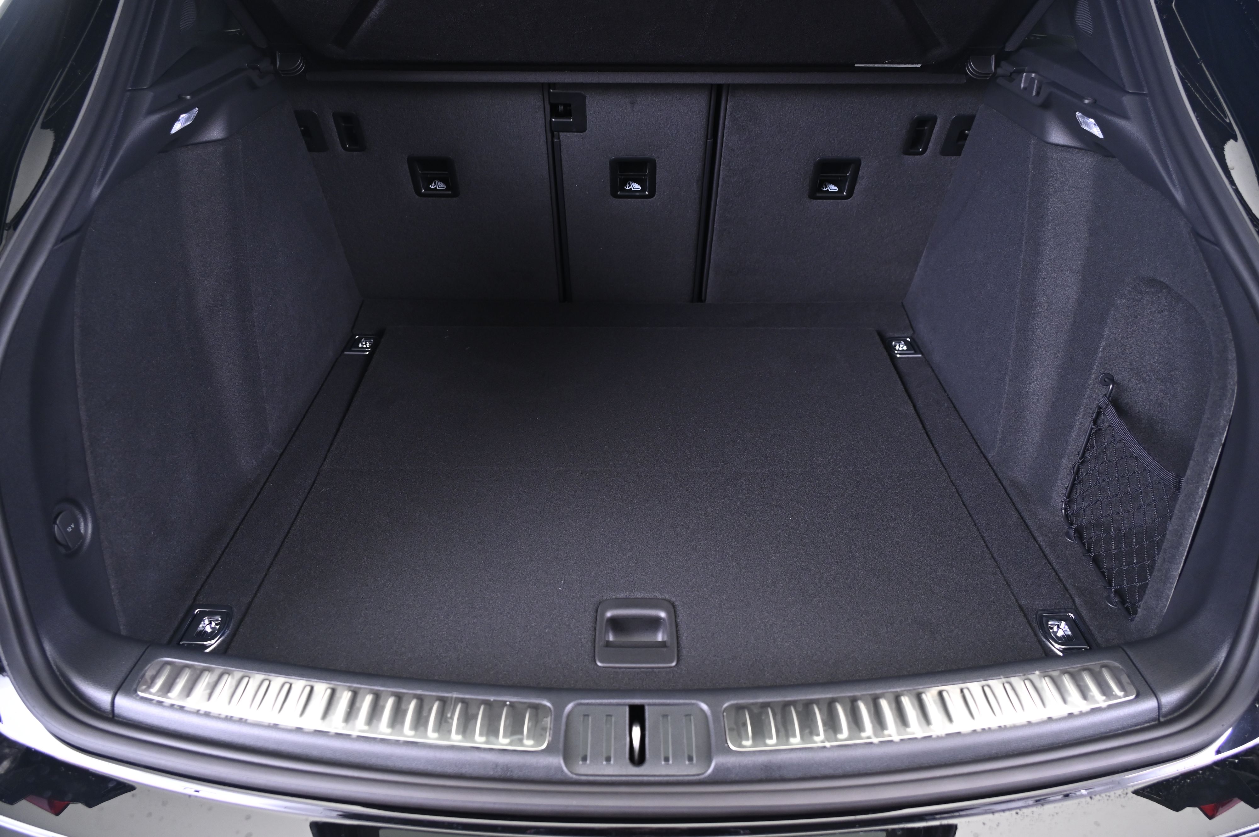 Thumbnail: 2026 Porsche Macan - 15