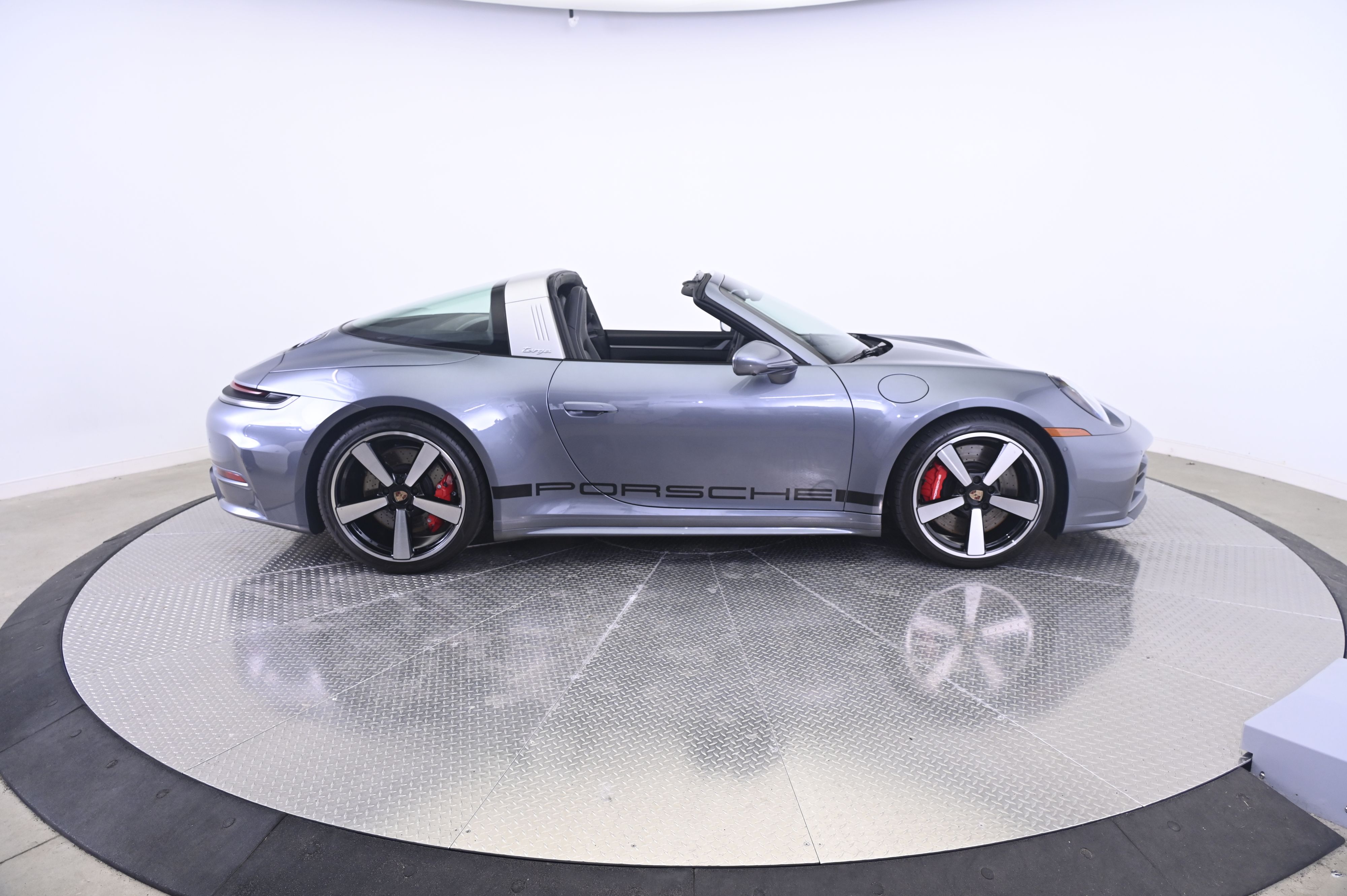 Thumbnail: 2026 Porsche 911 - 8