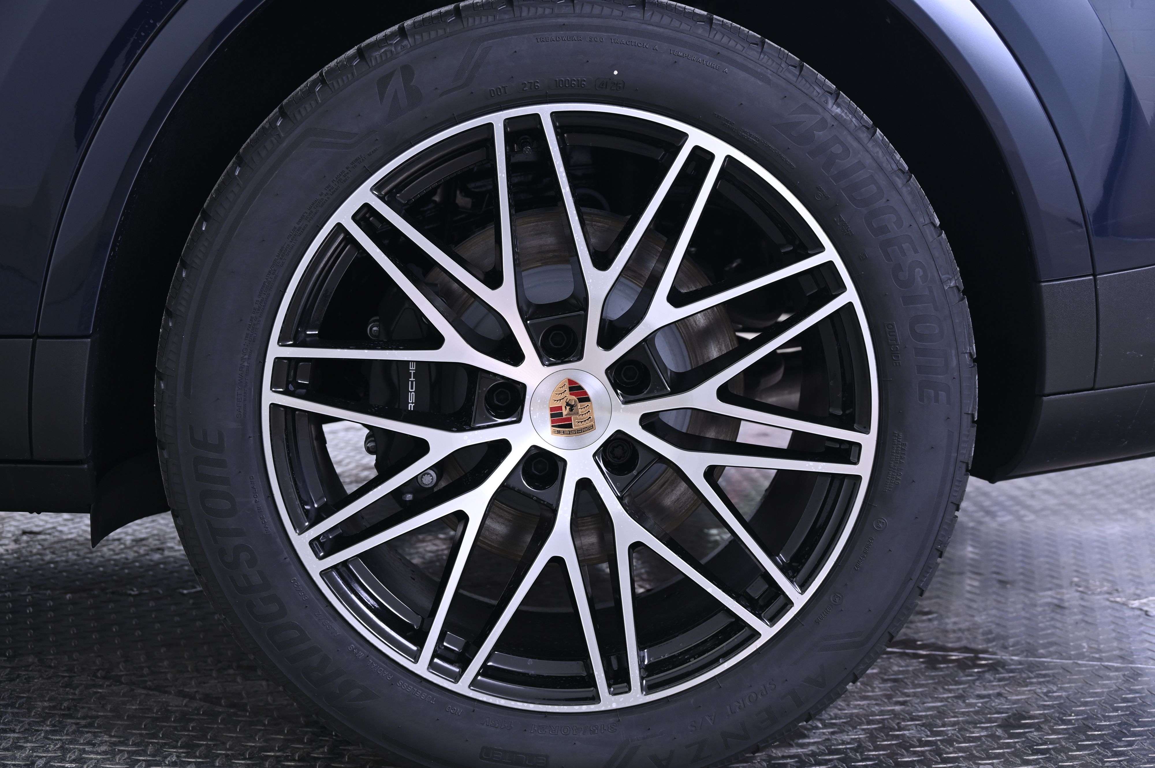 Thumbnail: 2026 Porsche Cayenne - 12