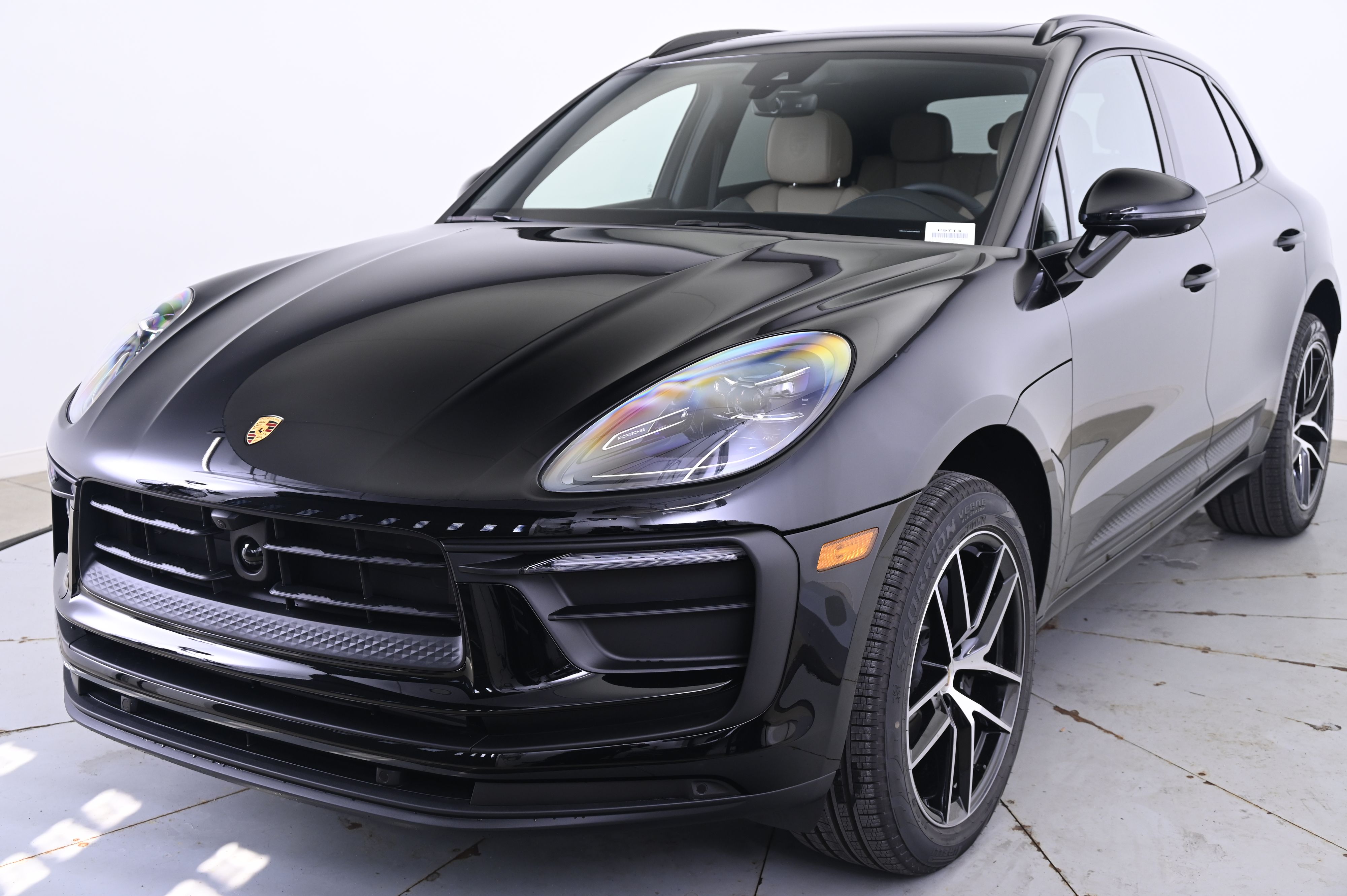 Thumbnail: 2026 Porsche Macan - 1