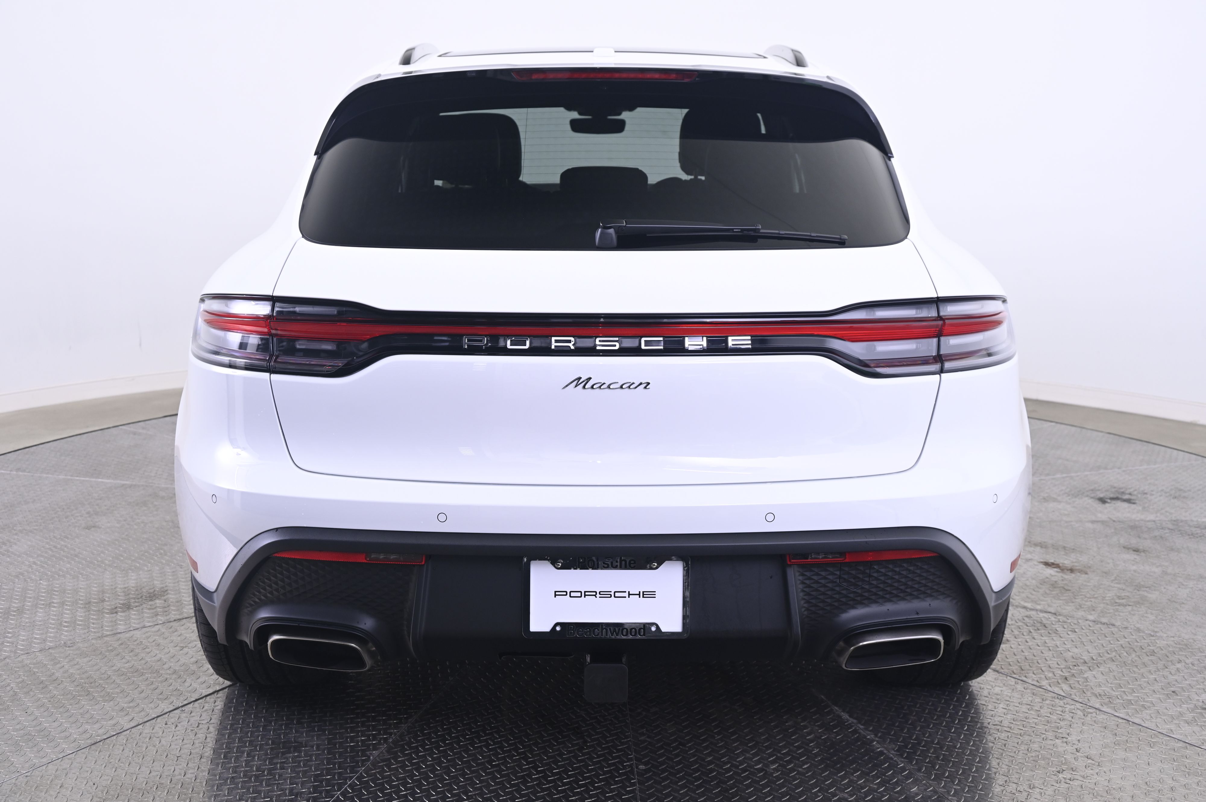 Thumbnail: 2026 Porsche Macan - 6
