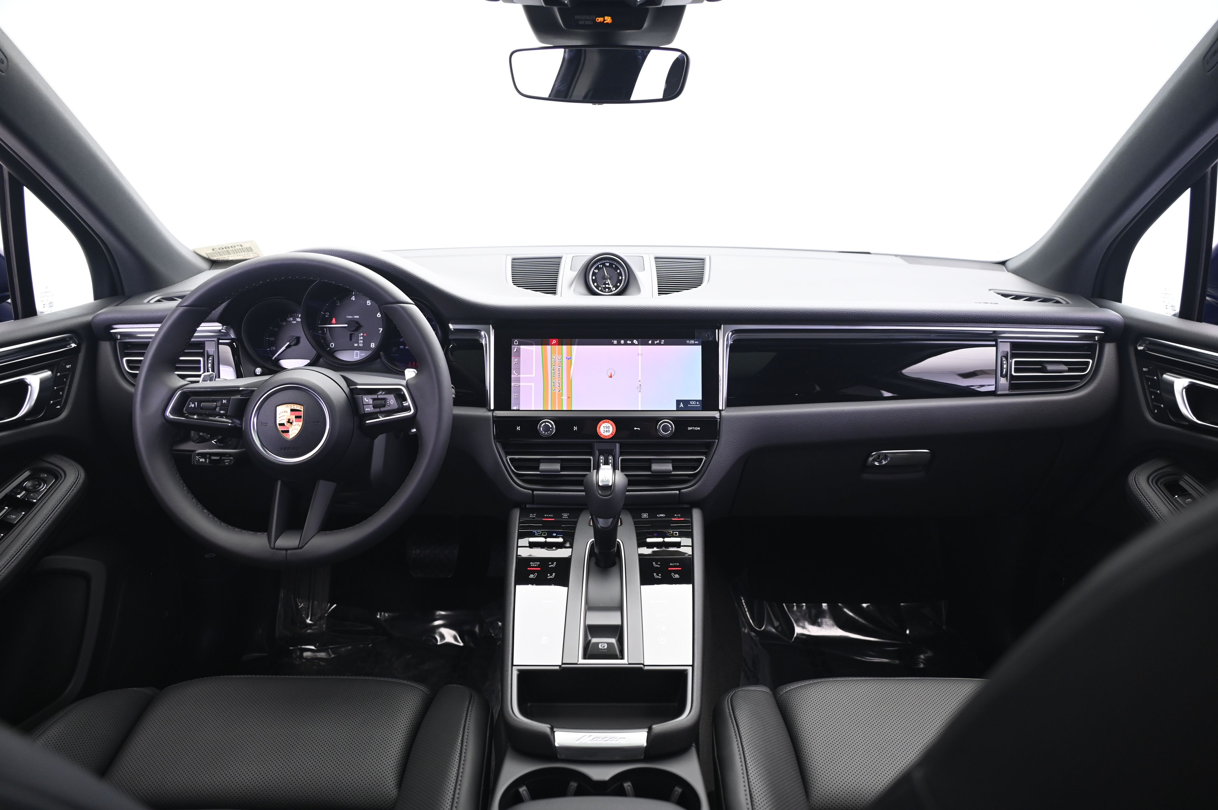 Thumbnail: 2026 Porsche Macan - 31