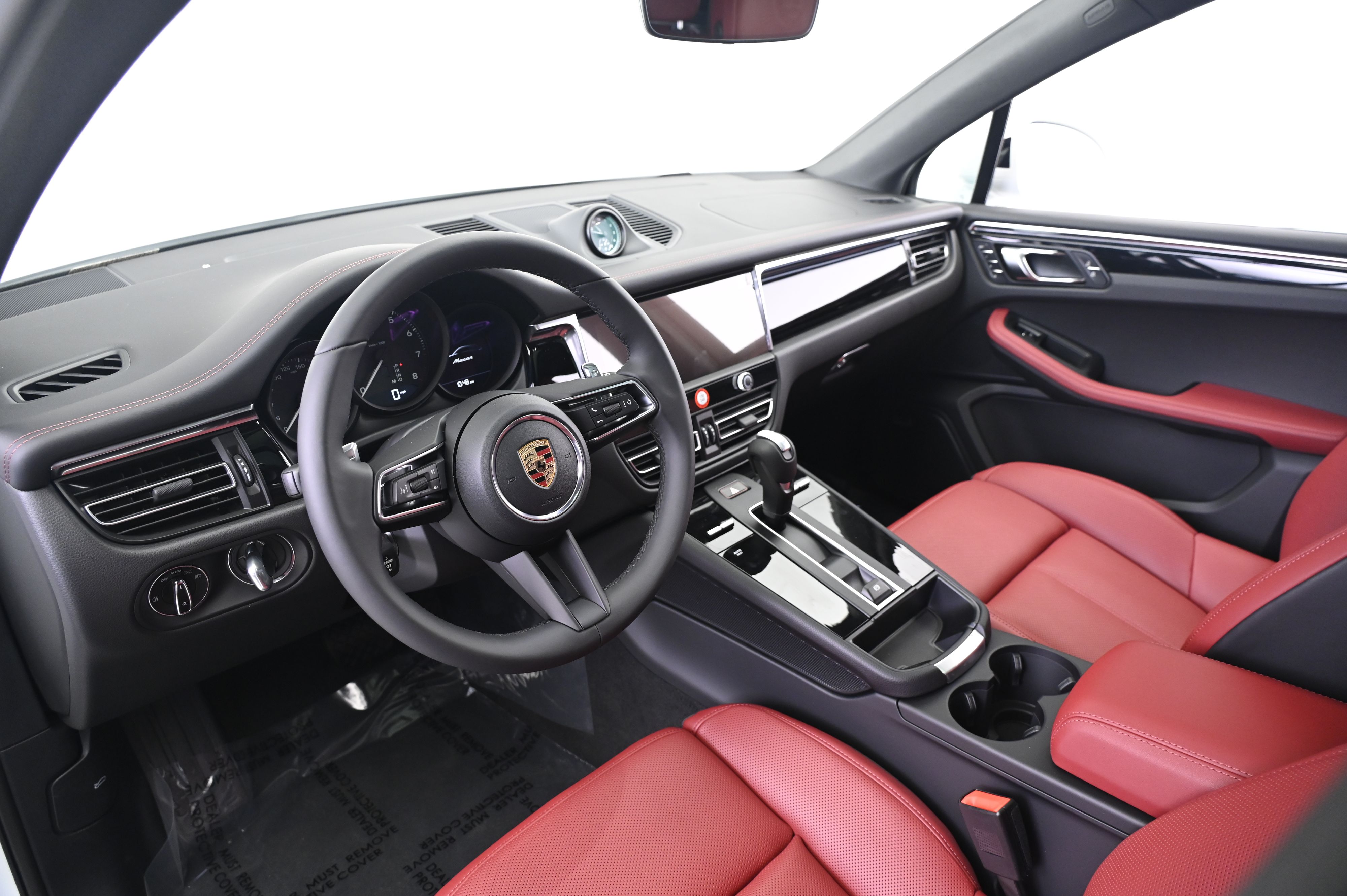 Thumbnail: 2026 Porsche Macan - 28