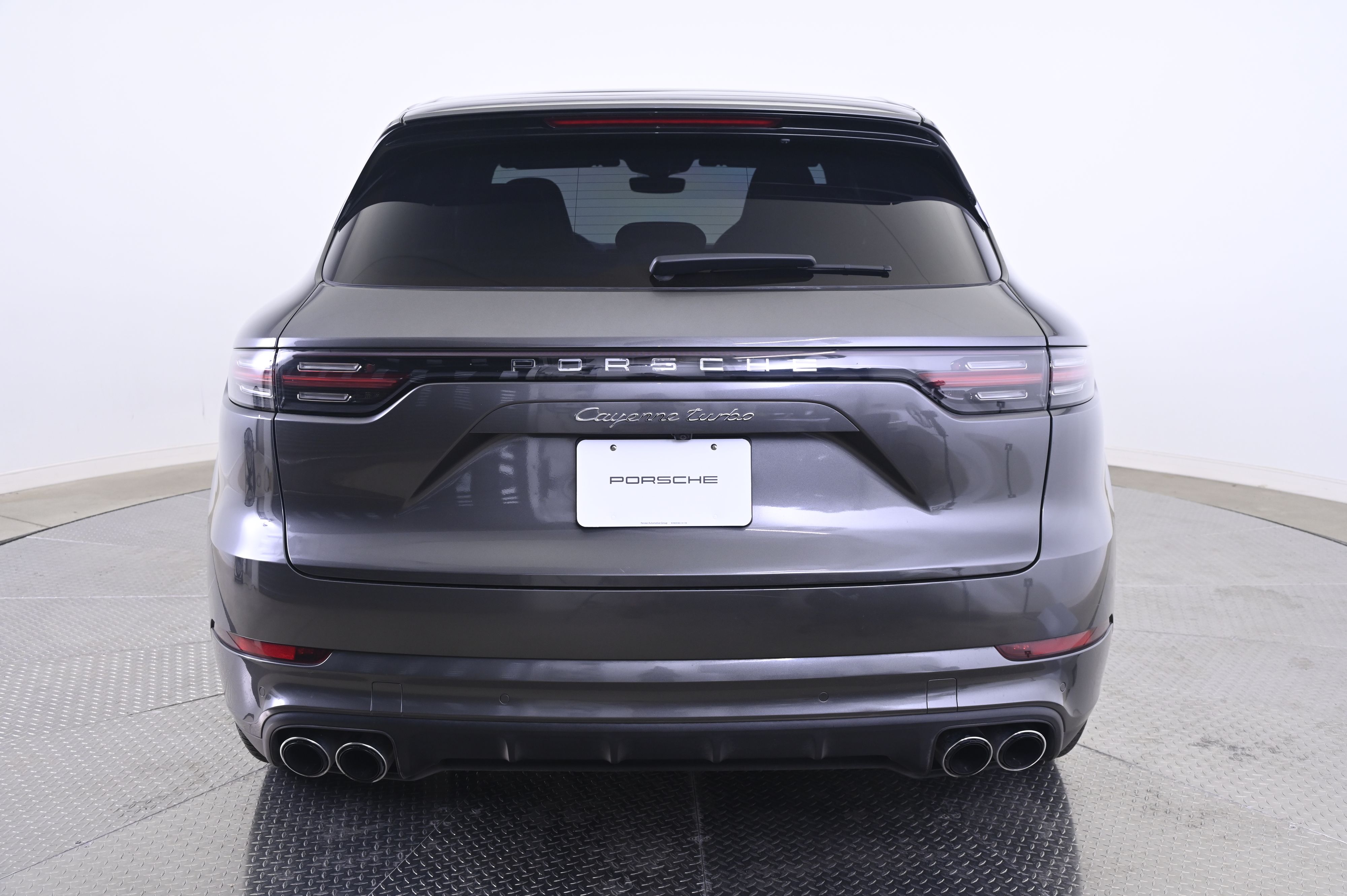 Thumbnail: 2023 Porsche Cayenne - 6