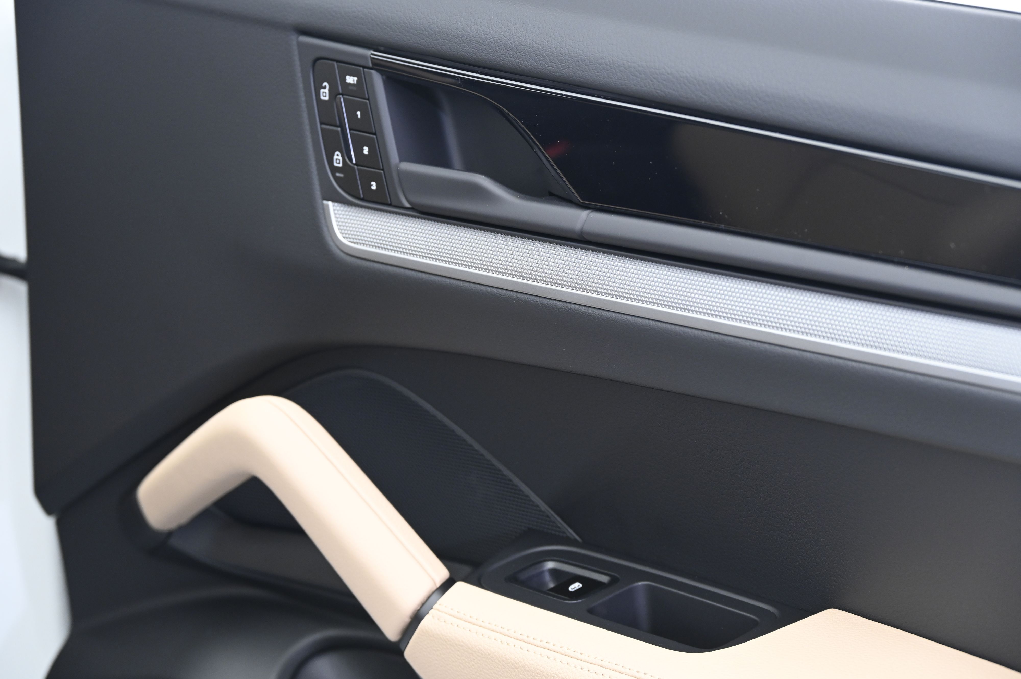 Thumbnail: 2026 Porsche Cayenne - 21