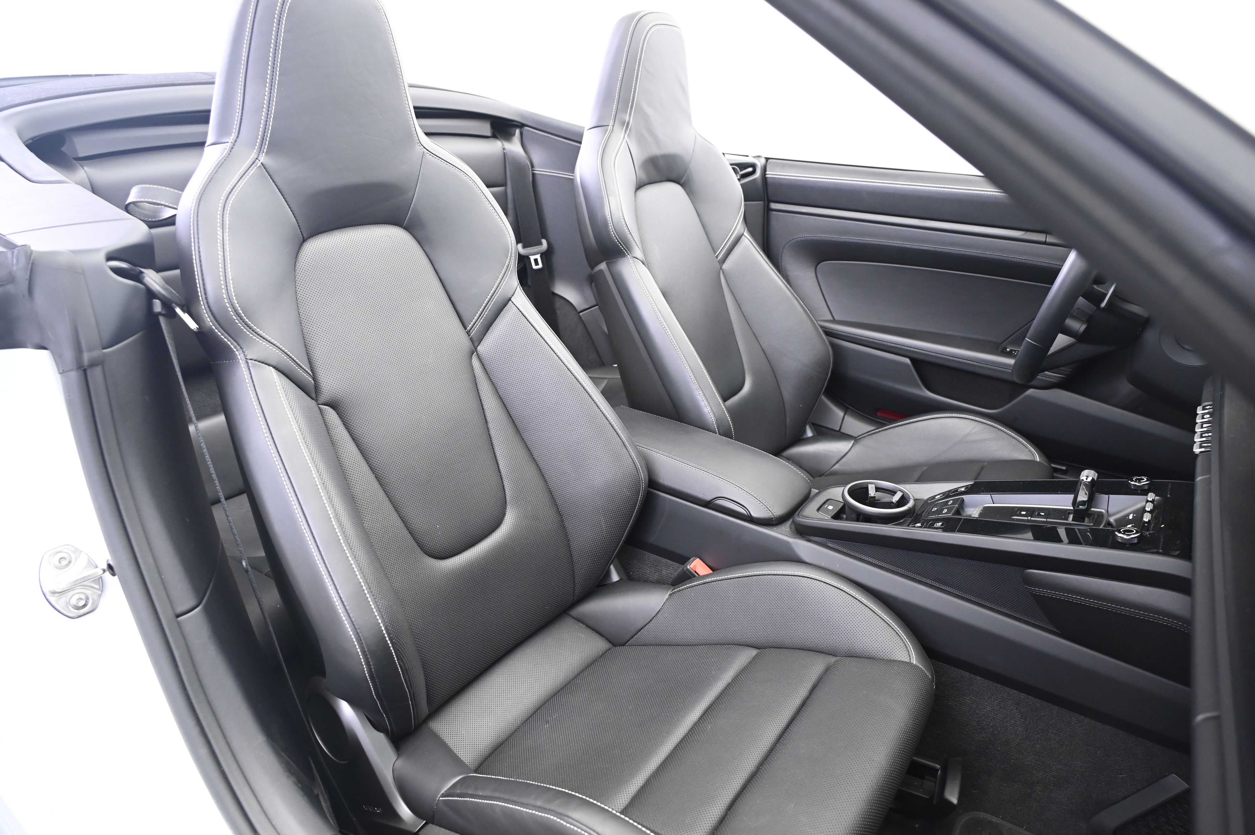 Thumbnail: 2022 Porsche 911 - 23