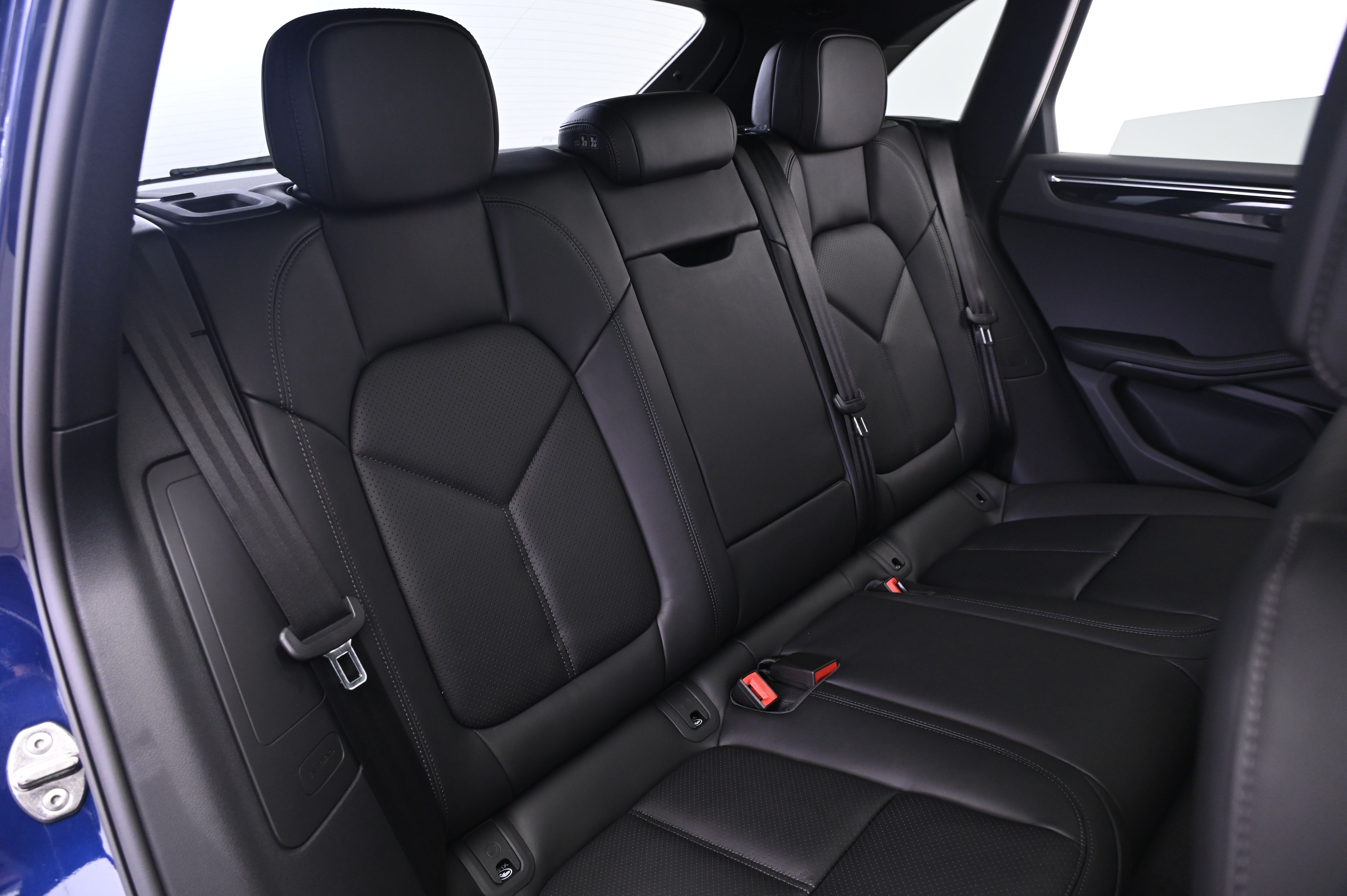 Thumbnail: 2026 Porsche Macan - 19