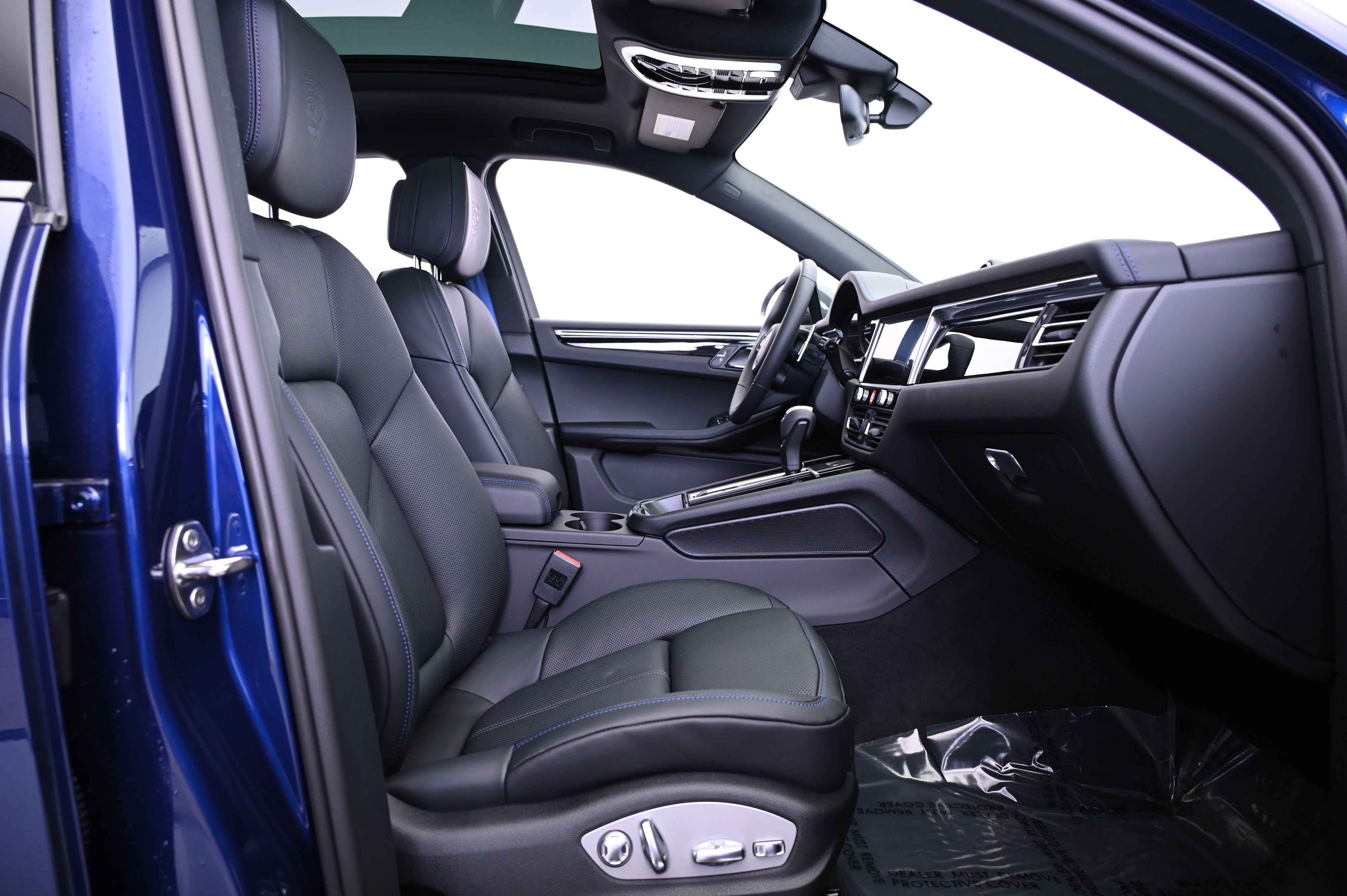 Thumbnail: 2025 Porsche Macan - 27