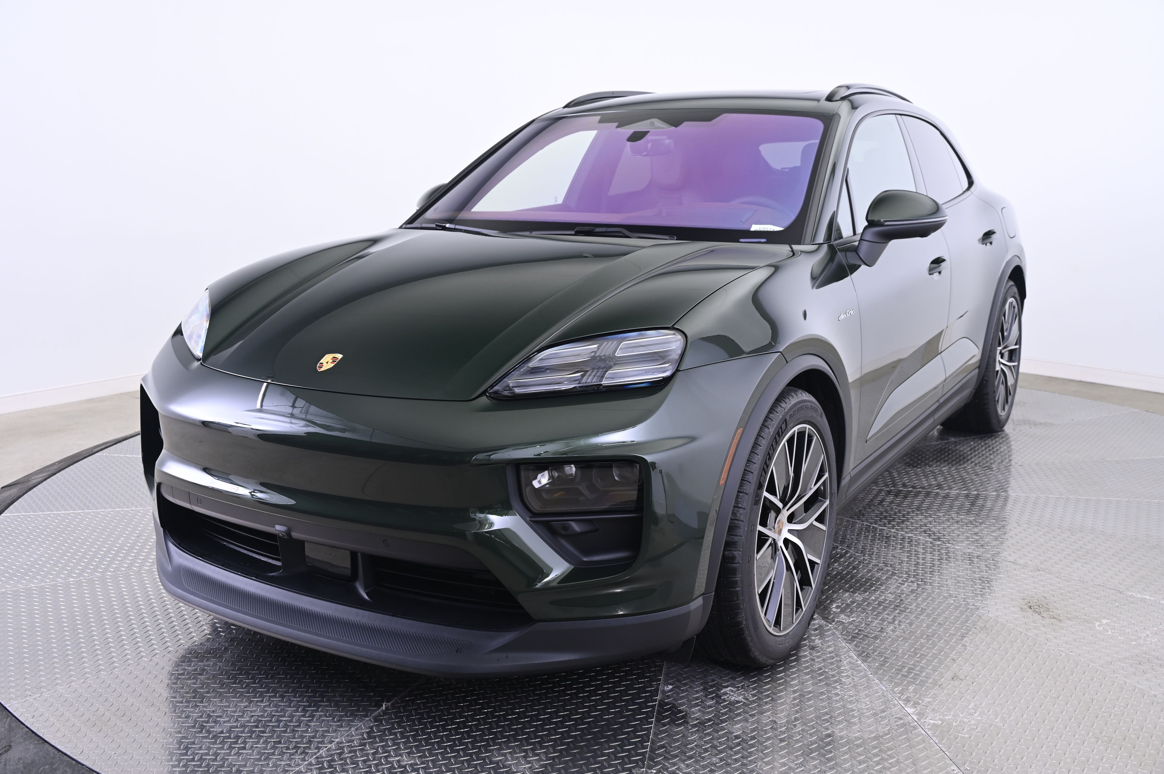 Thumbnail: 2025 Porsche Macan - 1