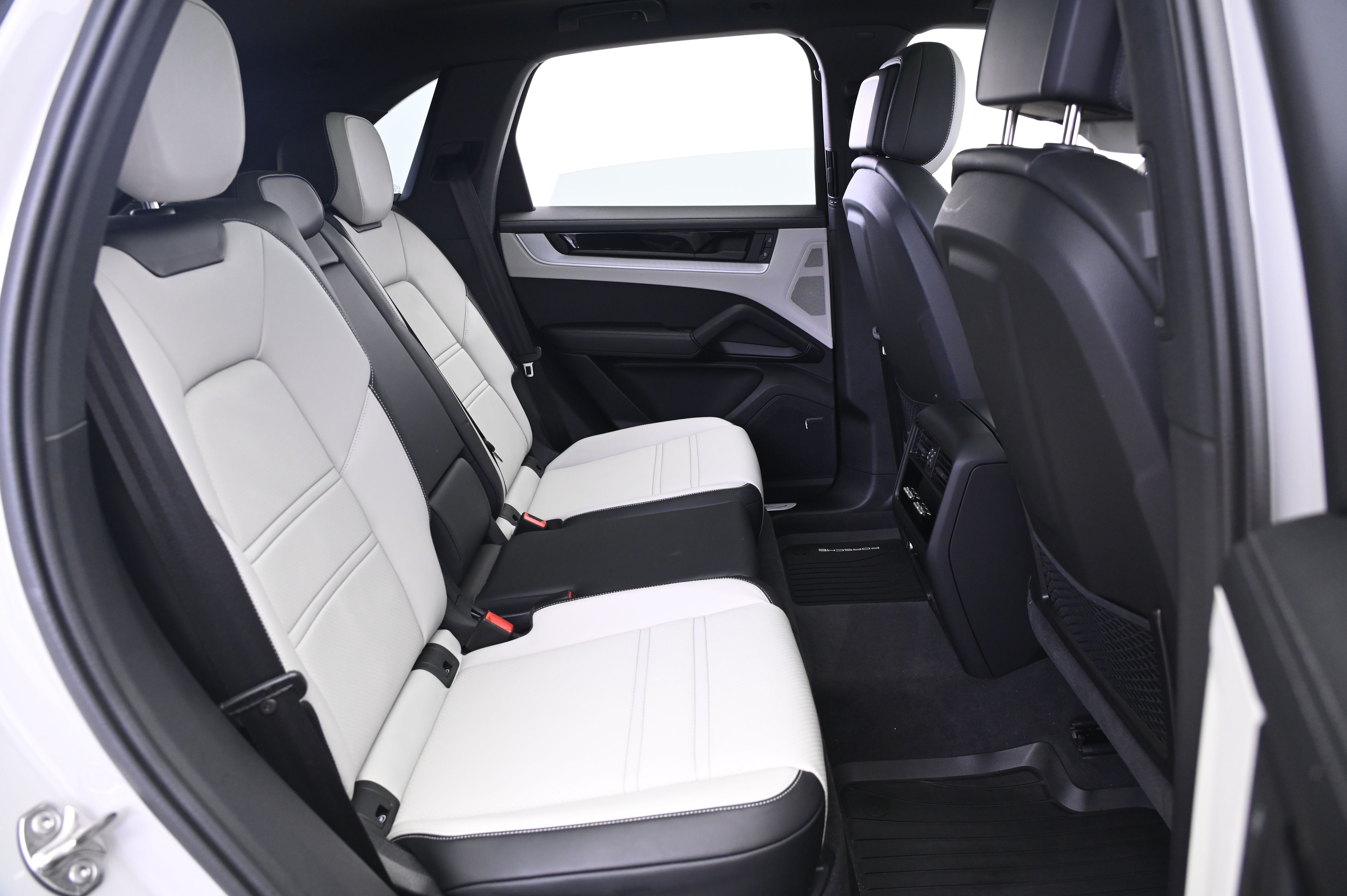 Thumbnail: 2025 Porsche Cayenne - 18