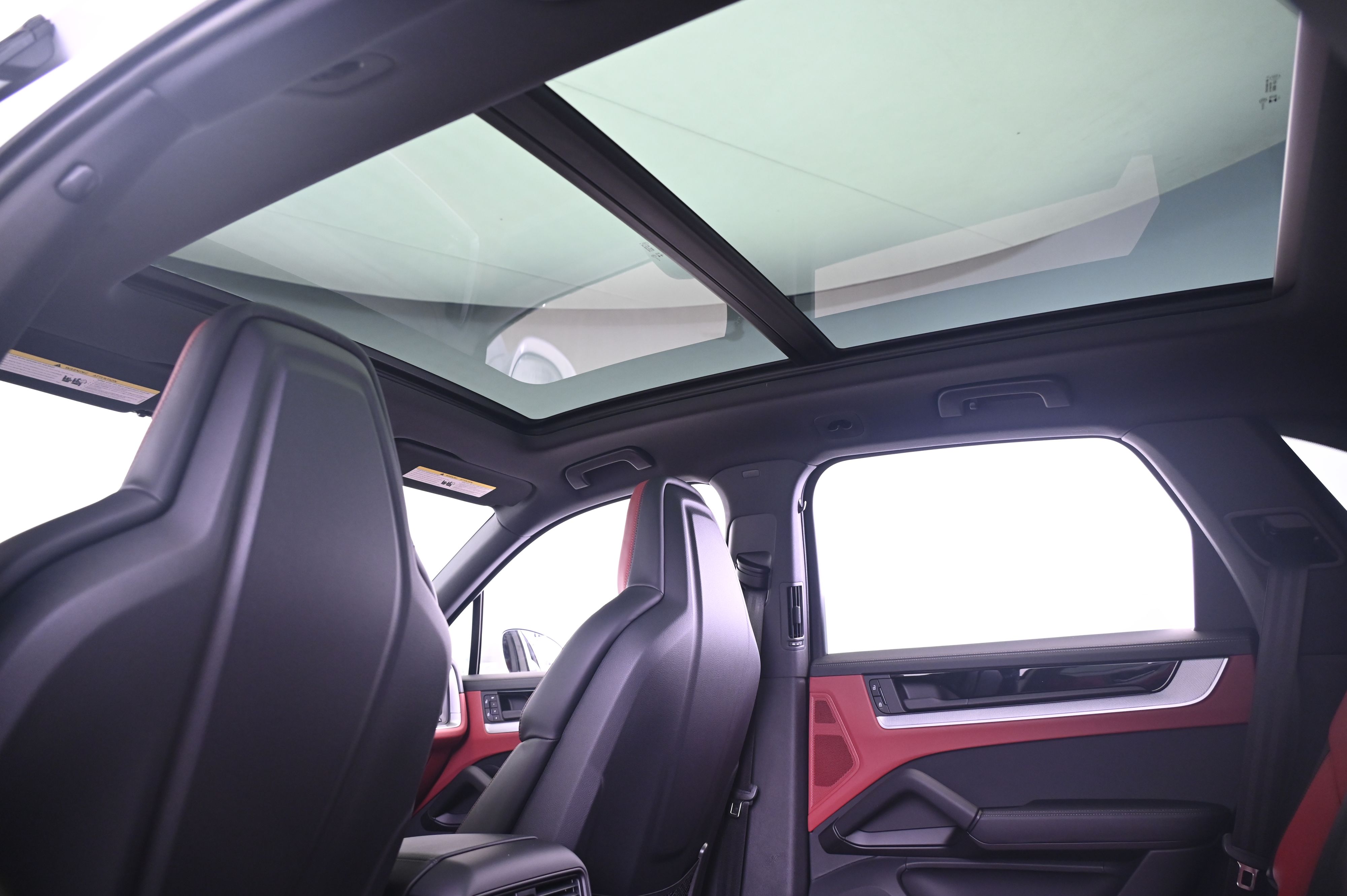 Thumbnail: 2026 Porsche Cayenne - 25