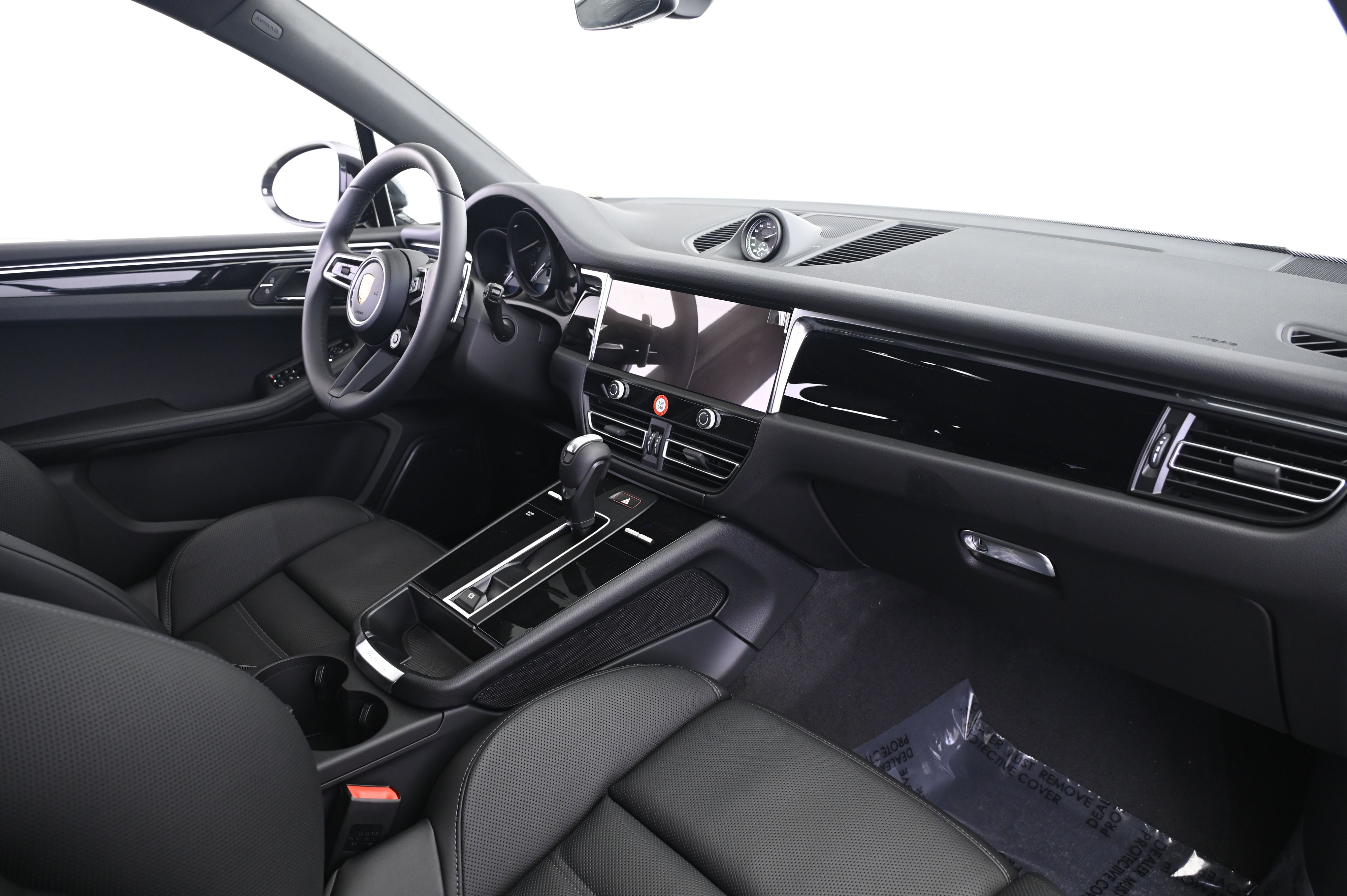 Thumbnail: 2026 Porsche Macan - 22