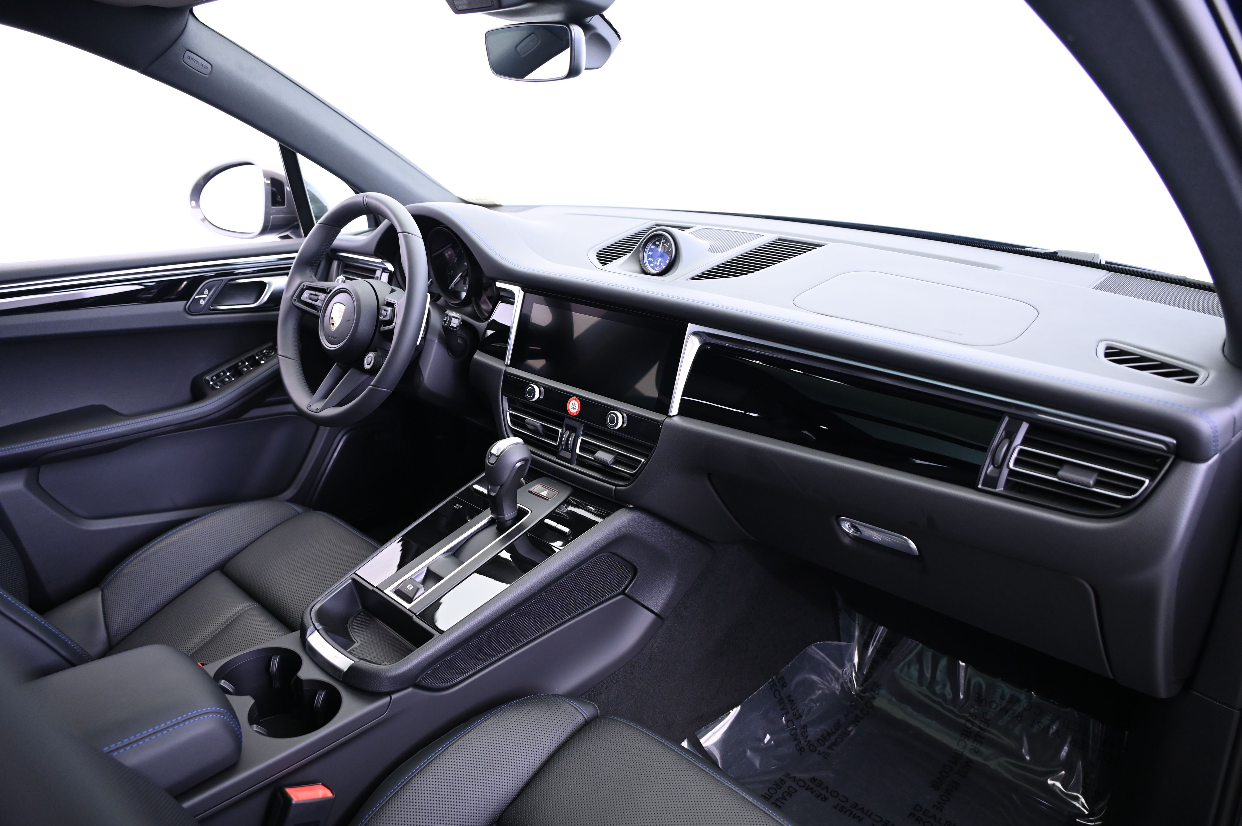 Thumbnail: 2025 Porsche Macan - 26