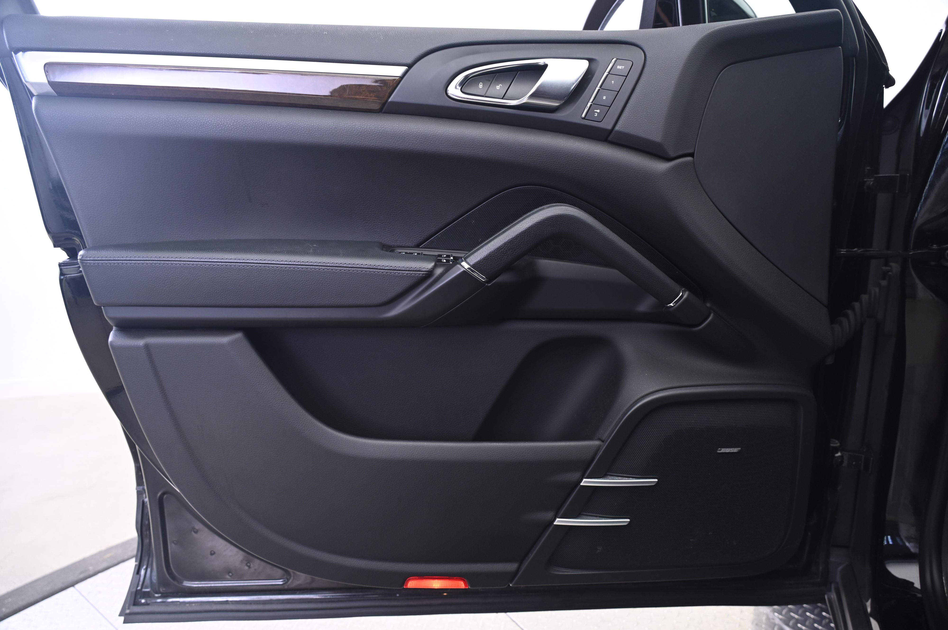 Thumbnail: 2014 Porsche Cayenne - 24