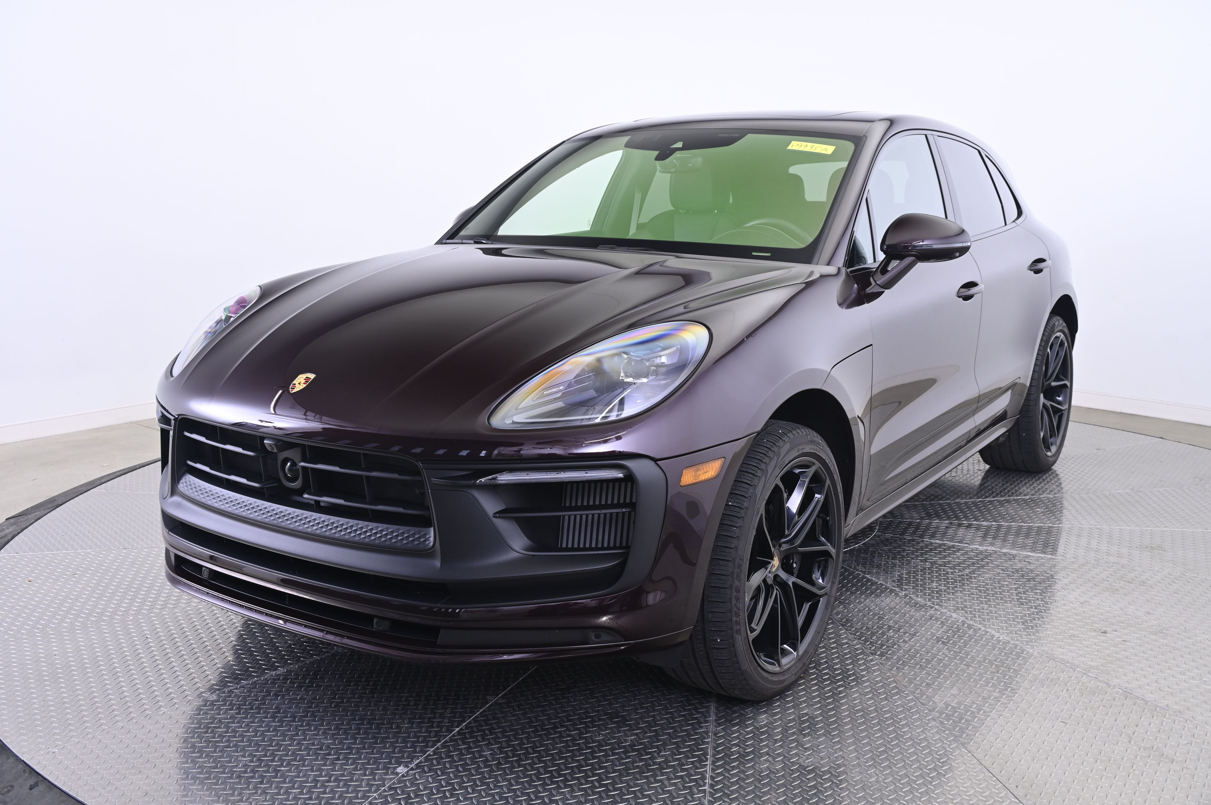 Thumbnail: 2024 Porsche Macan - 1