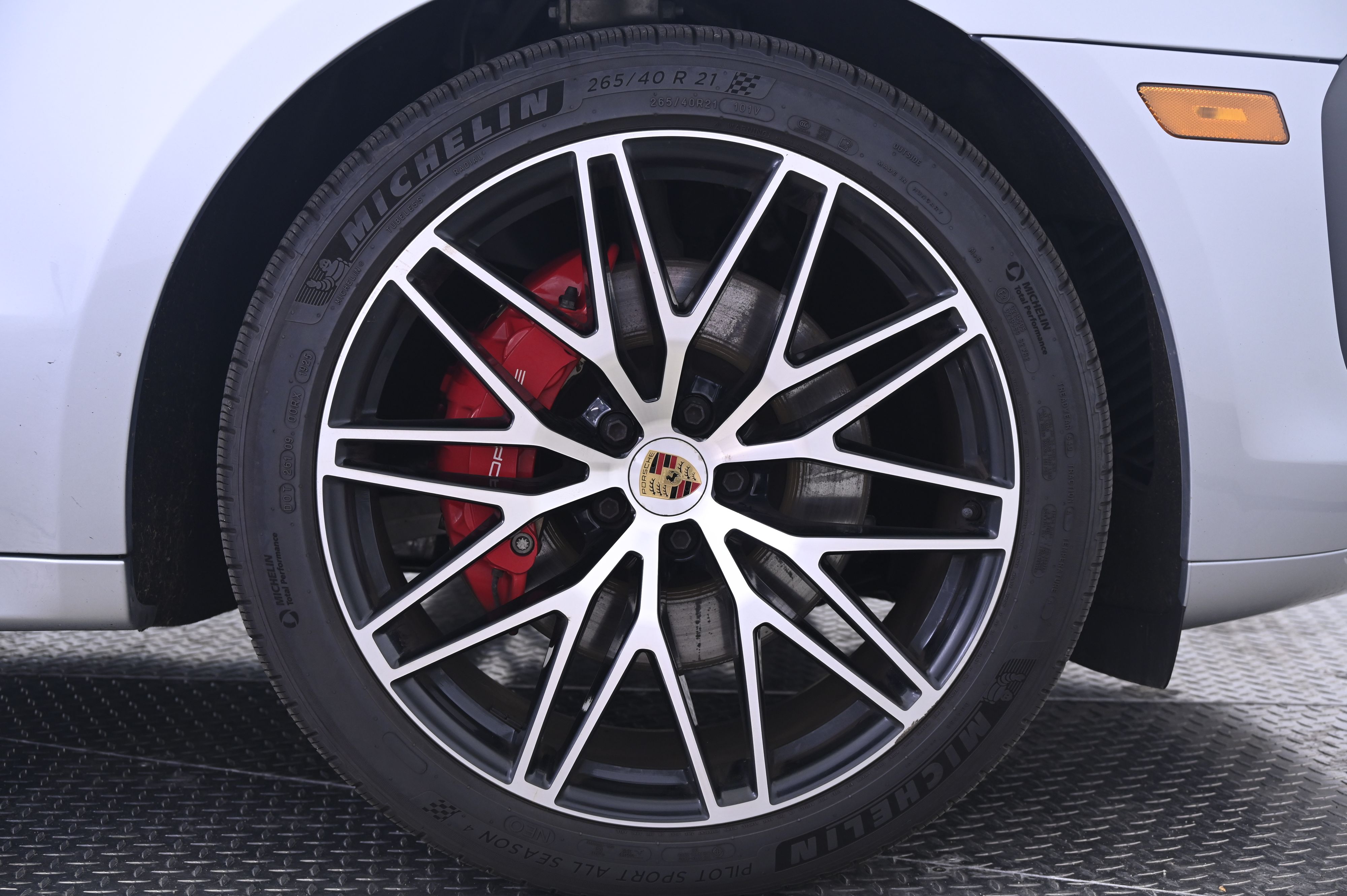 Thumbnail: 2023 Porsche Macan - 14