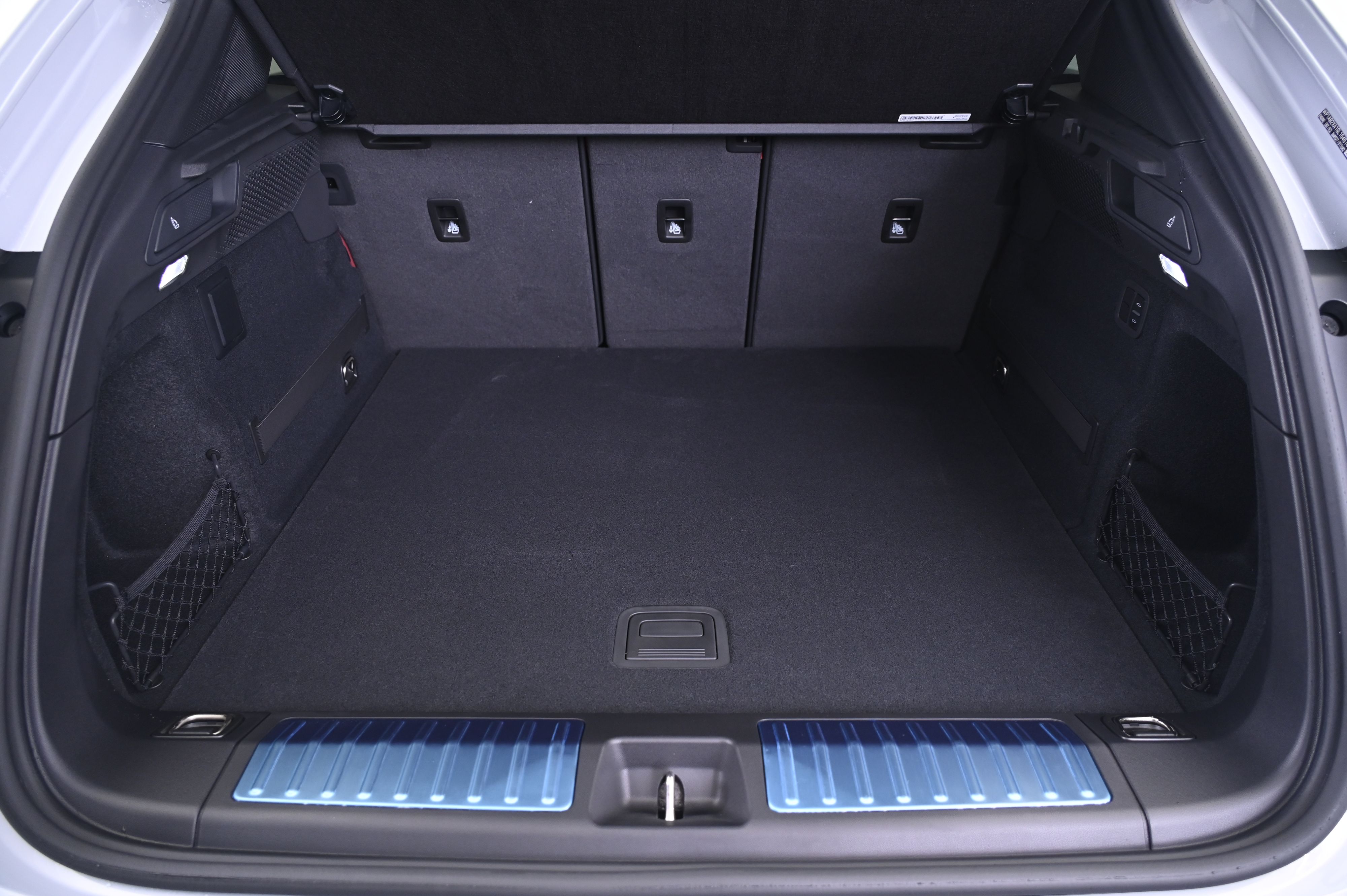 Thumbnail: 2025 Porsche Macan - 15