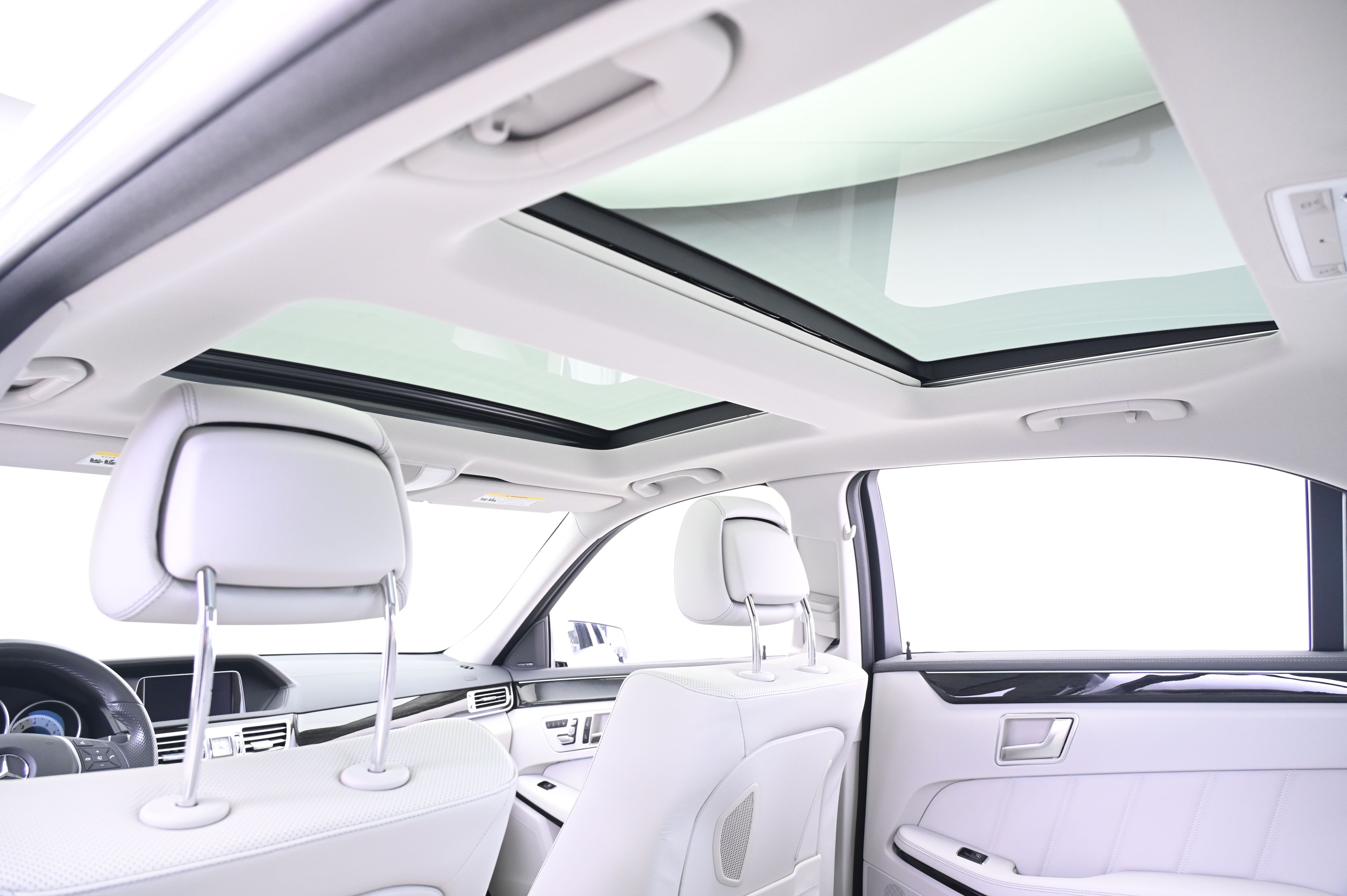 Thumbnail: 2015 Mercedes-Benz E-Class - 25