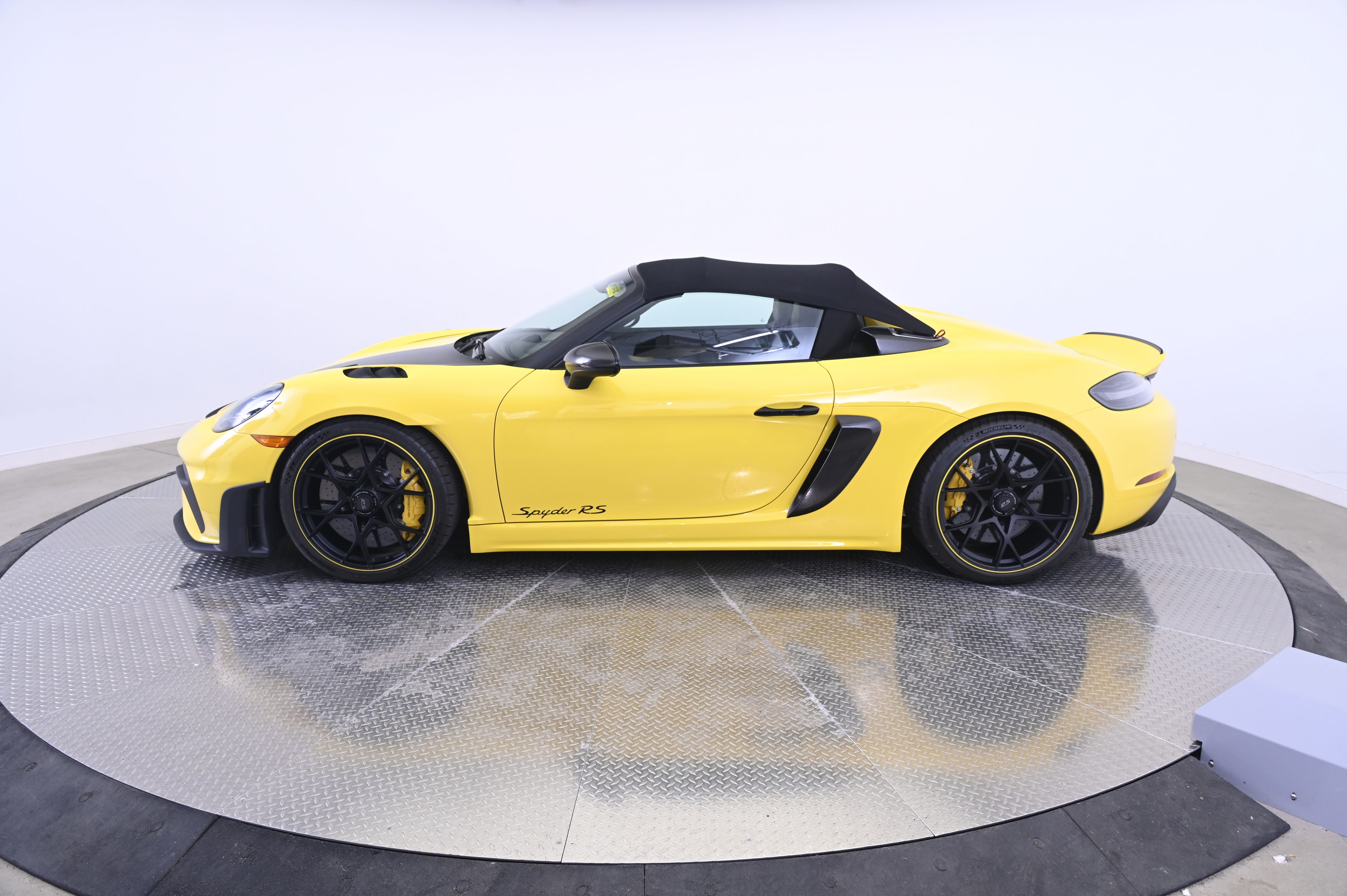 Thumbnail: 2025 Porsche  - 12