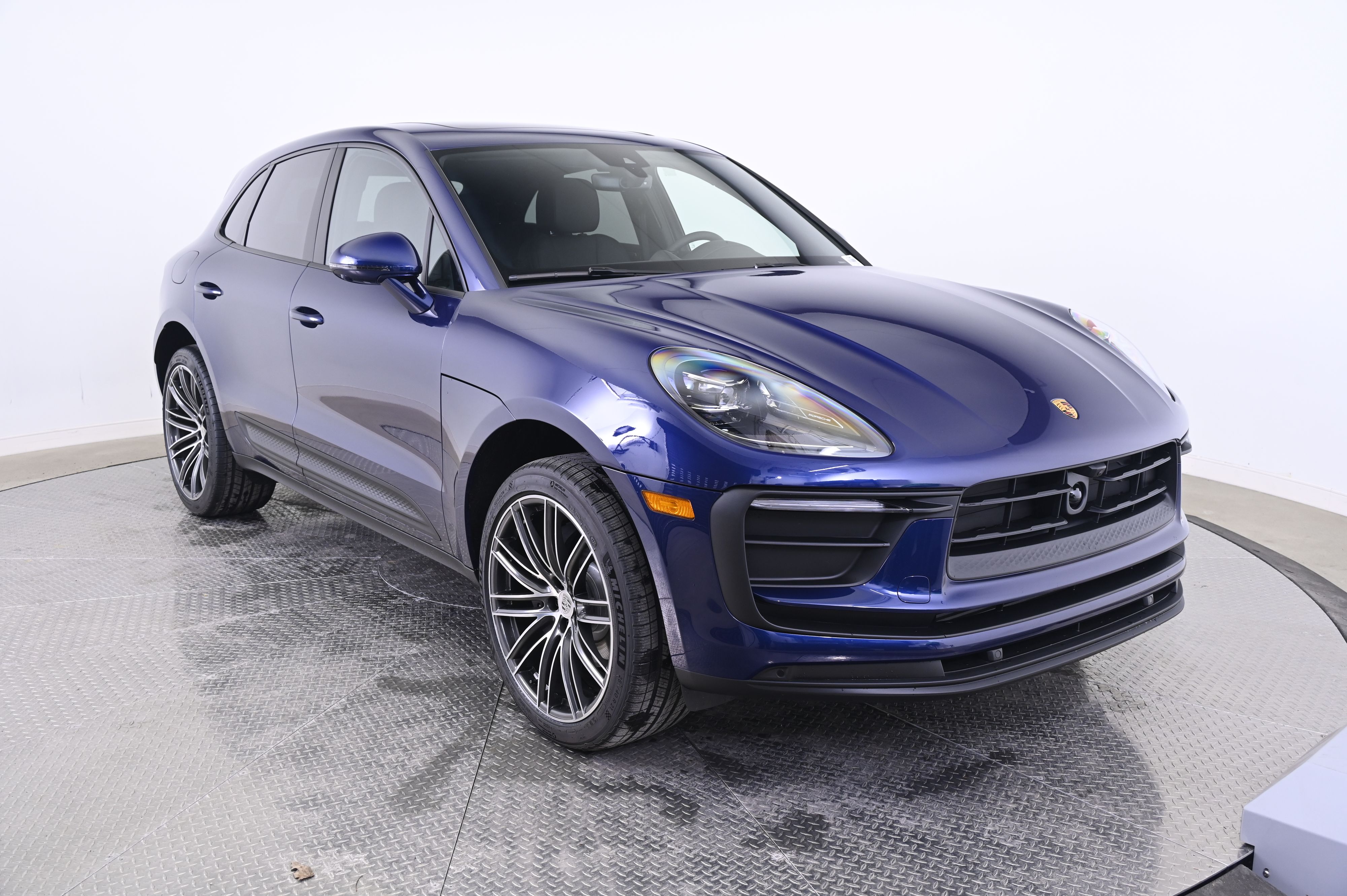 Thumbnail: 2026 Porsche Macan - 9