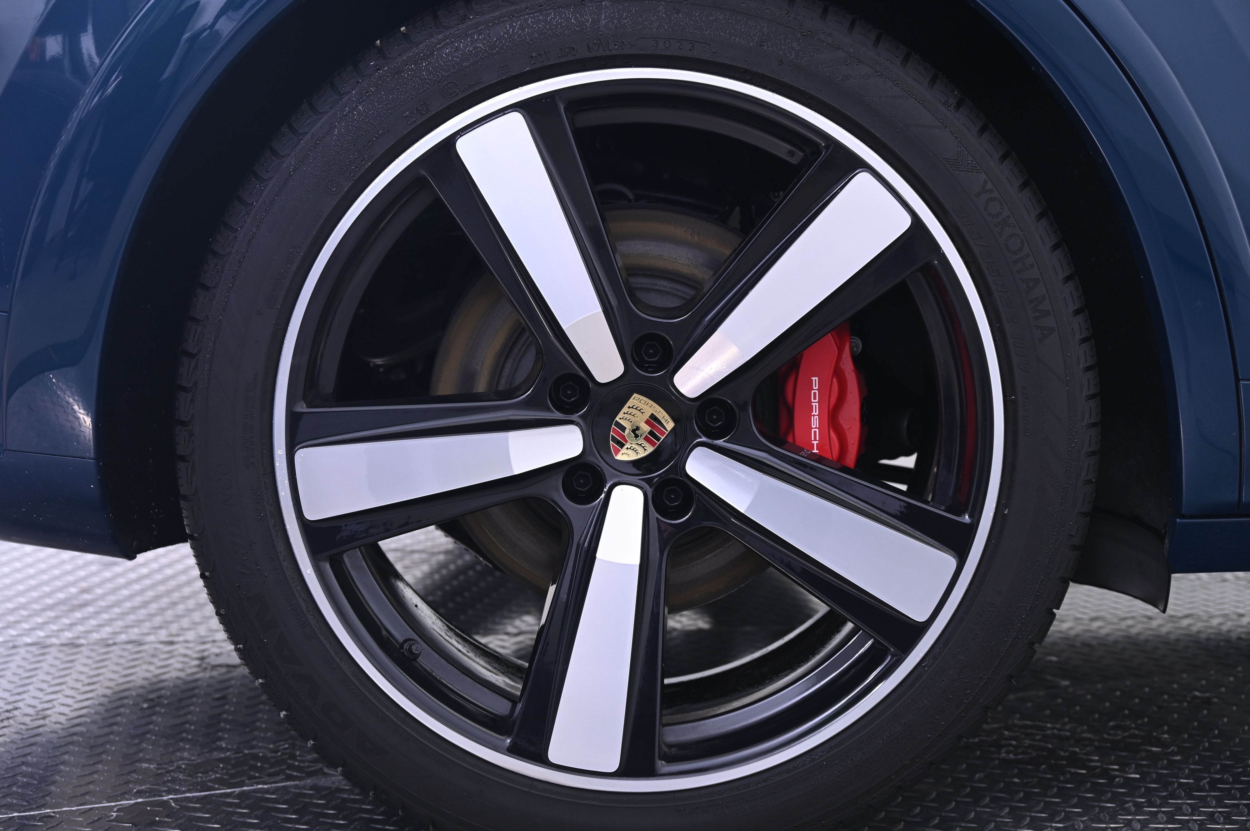 Thumbnail: 2024 Porsche Cayenne - 13