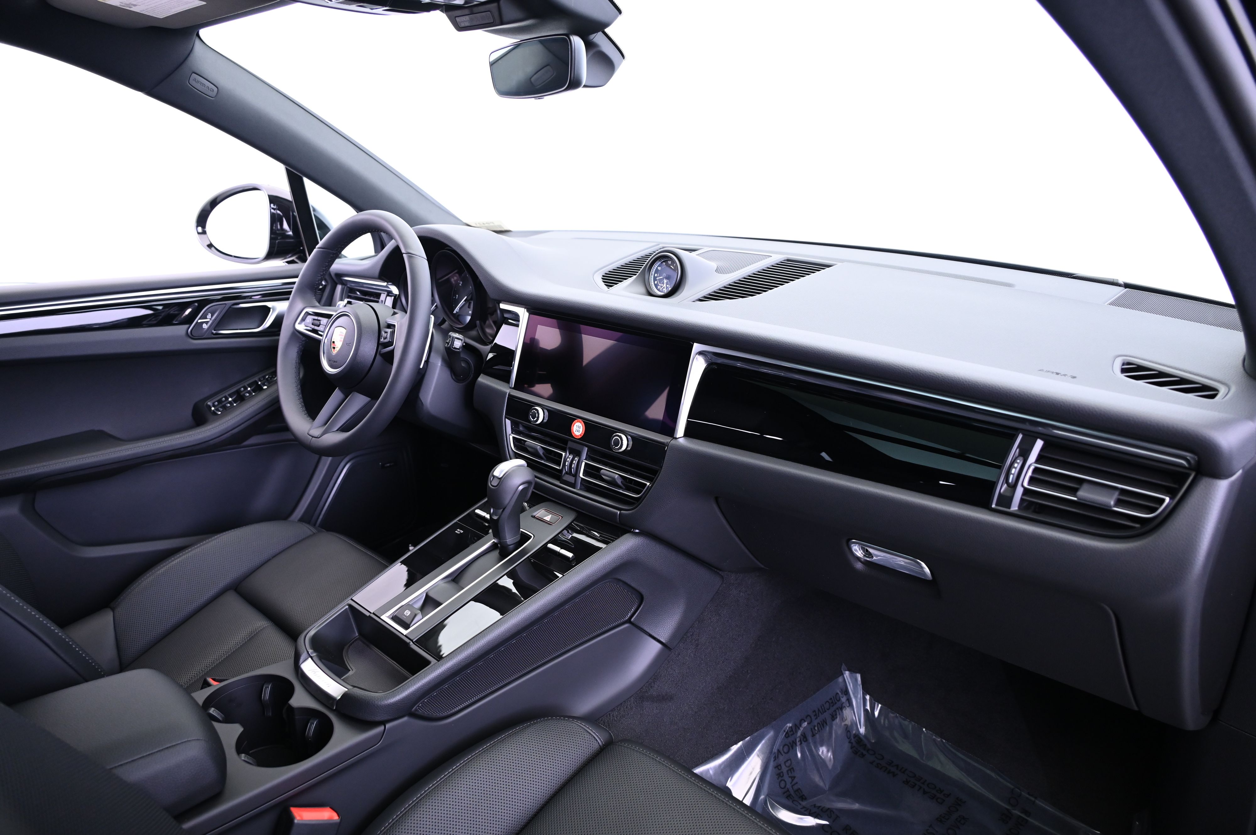 Thumbnail: 2025 Porsche Macan - 27