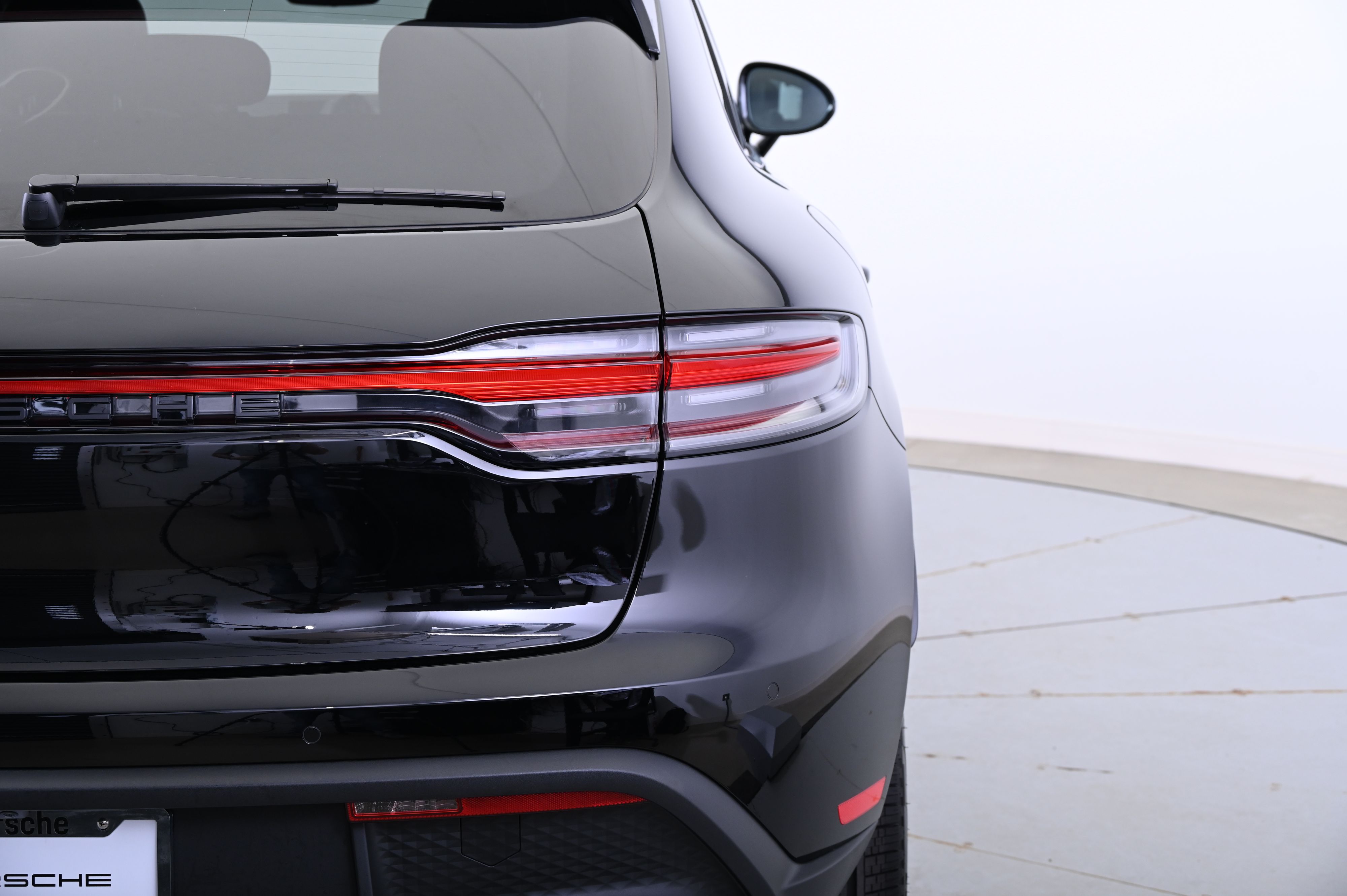 Thumbnail: 2025 Porsche Macan - 14