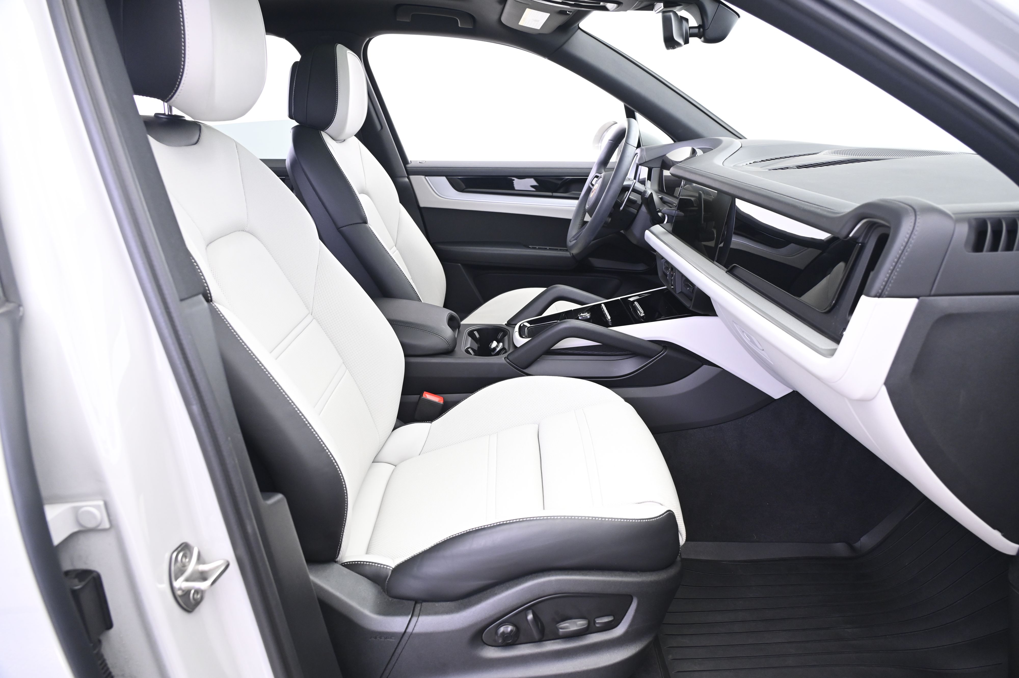 Thumbnail: 2025 Porsche Cayenne - 23