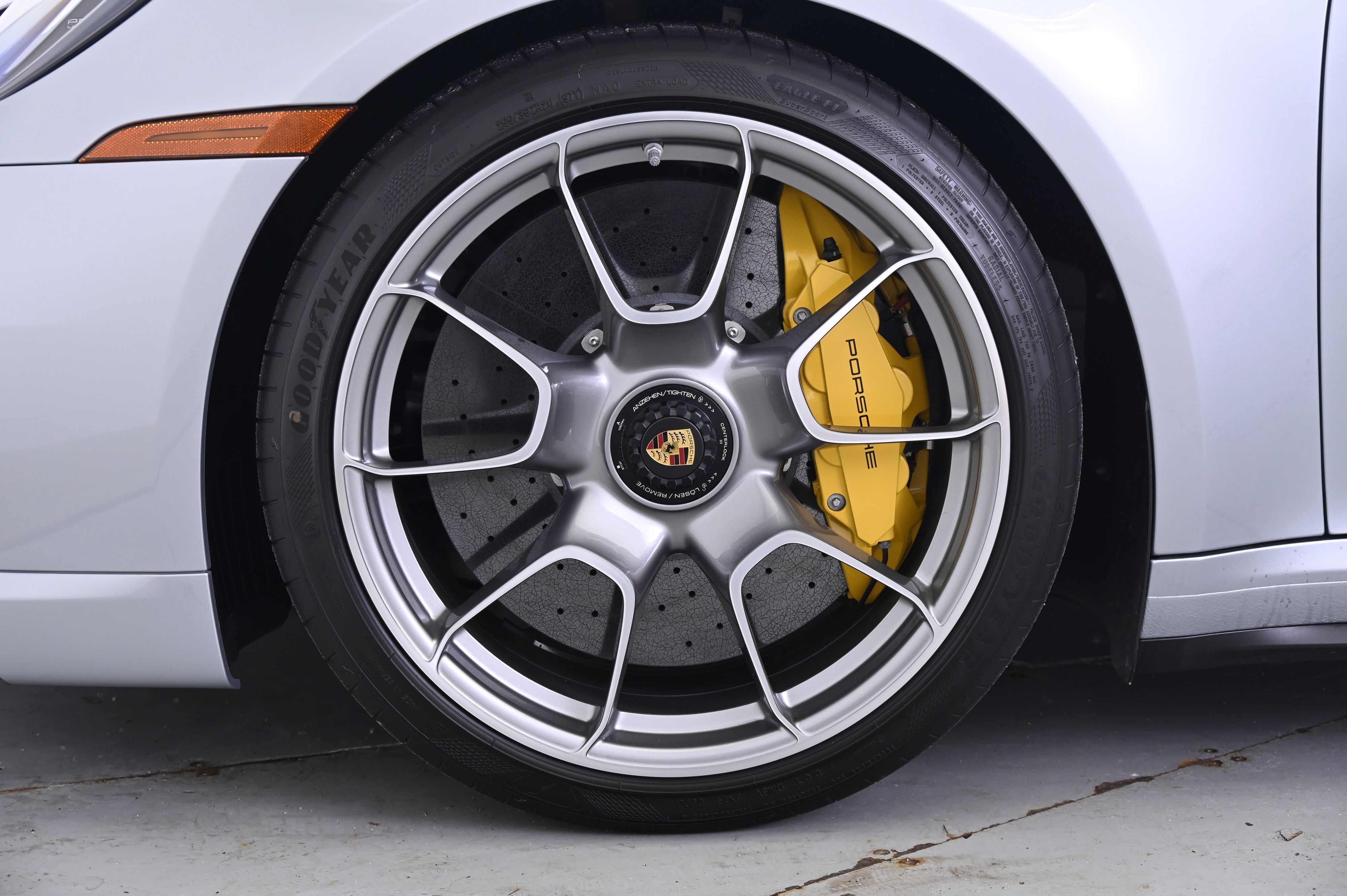 Thumbnail: 2021 Porsche 911 - 11