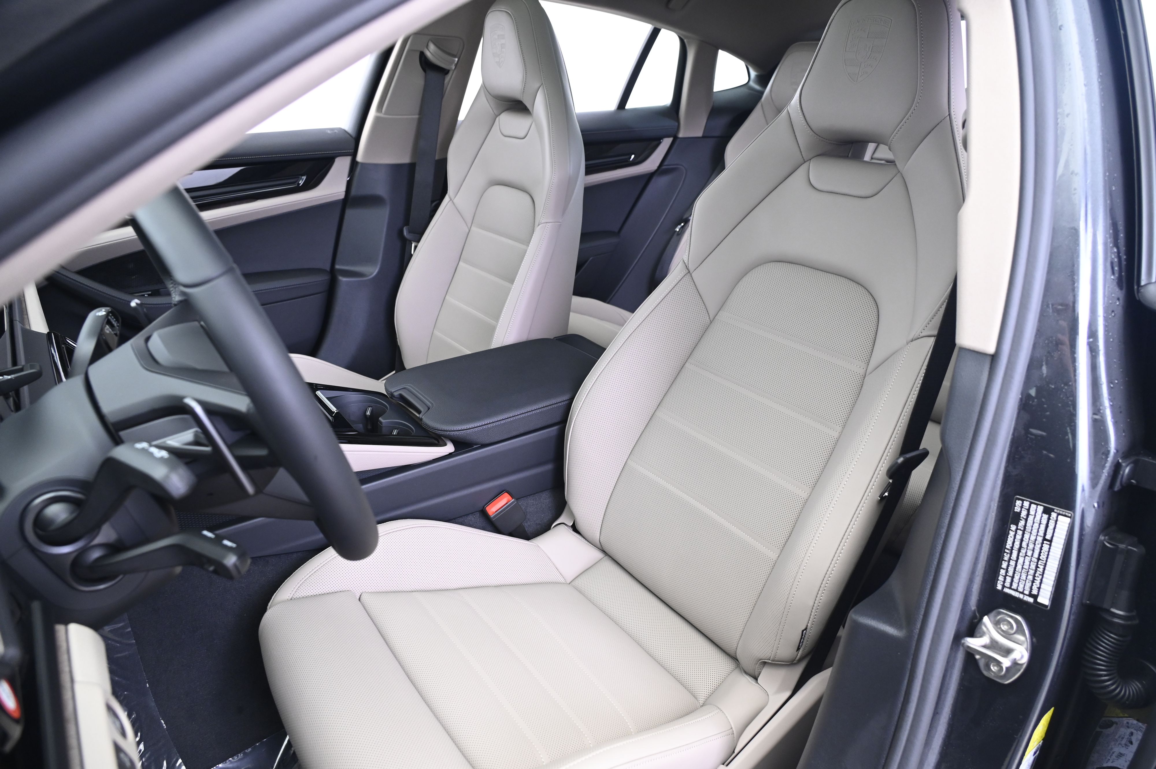 Thumbnail: 2026 Porsche Panamera - 5