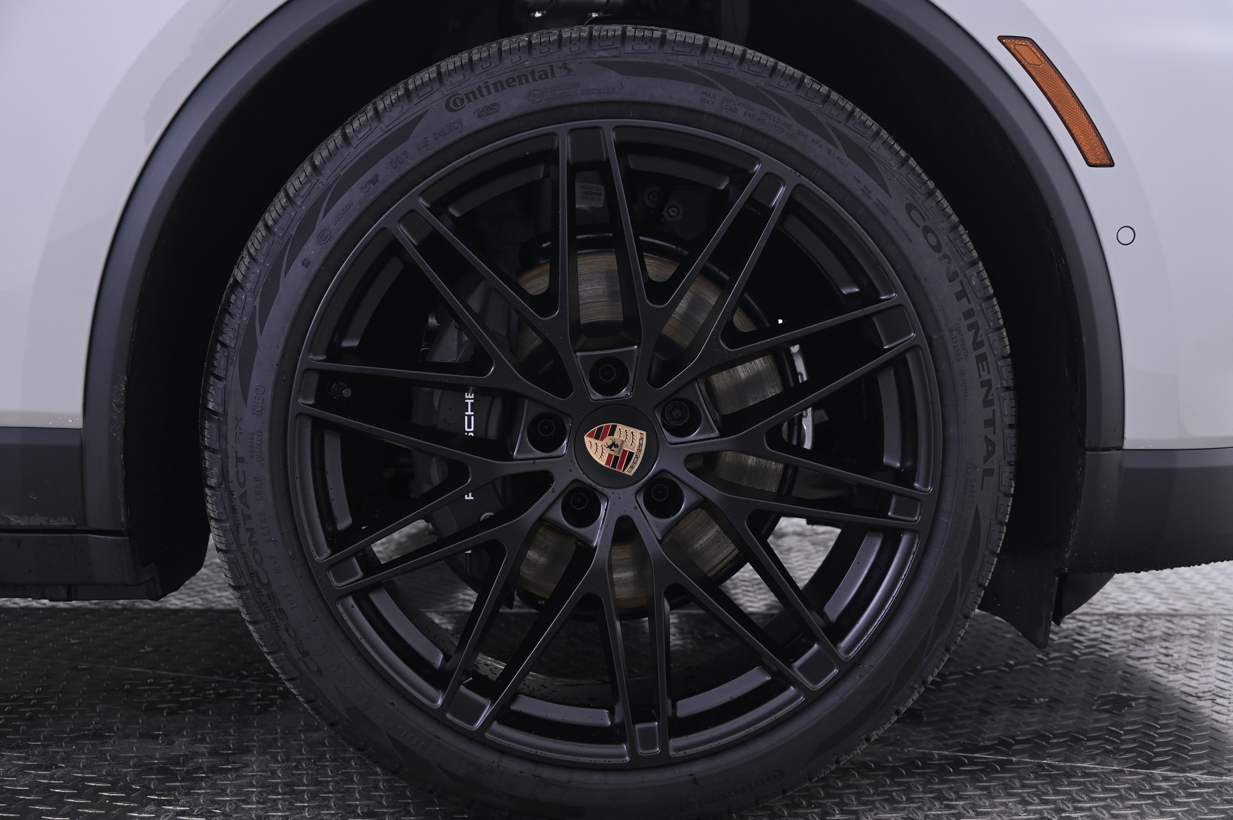 Thumbnail: 2026 Porsche Macan - 14